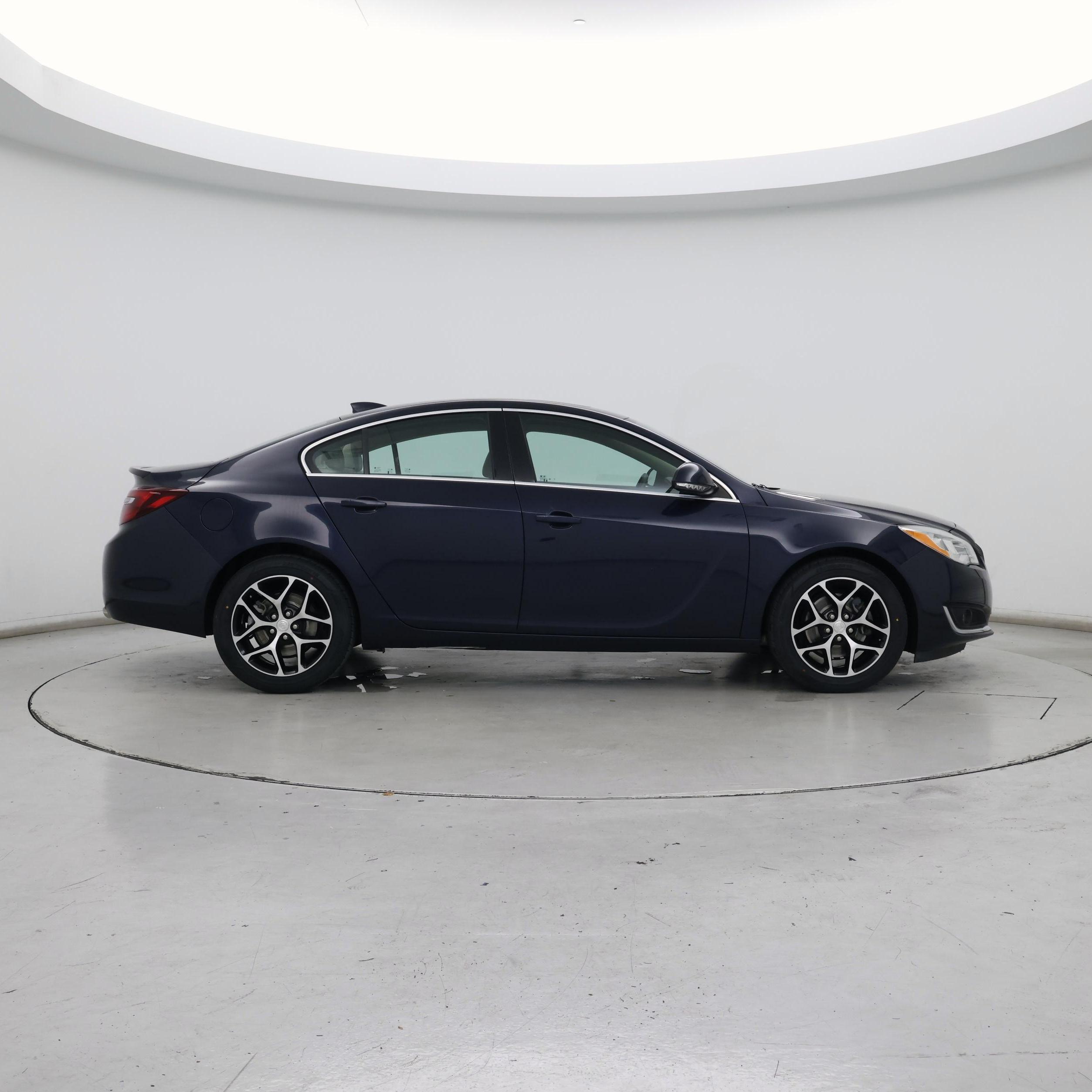 Thumbnail: 2017 Buick Regal - 7