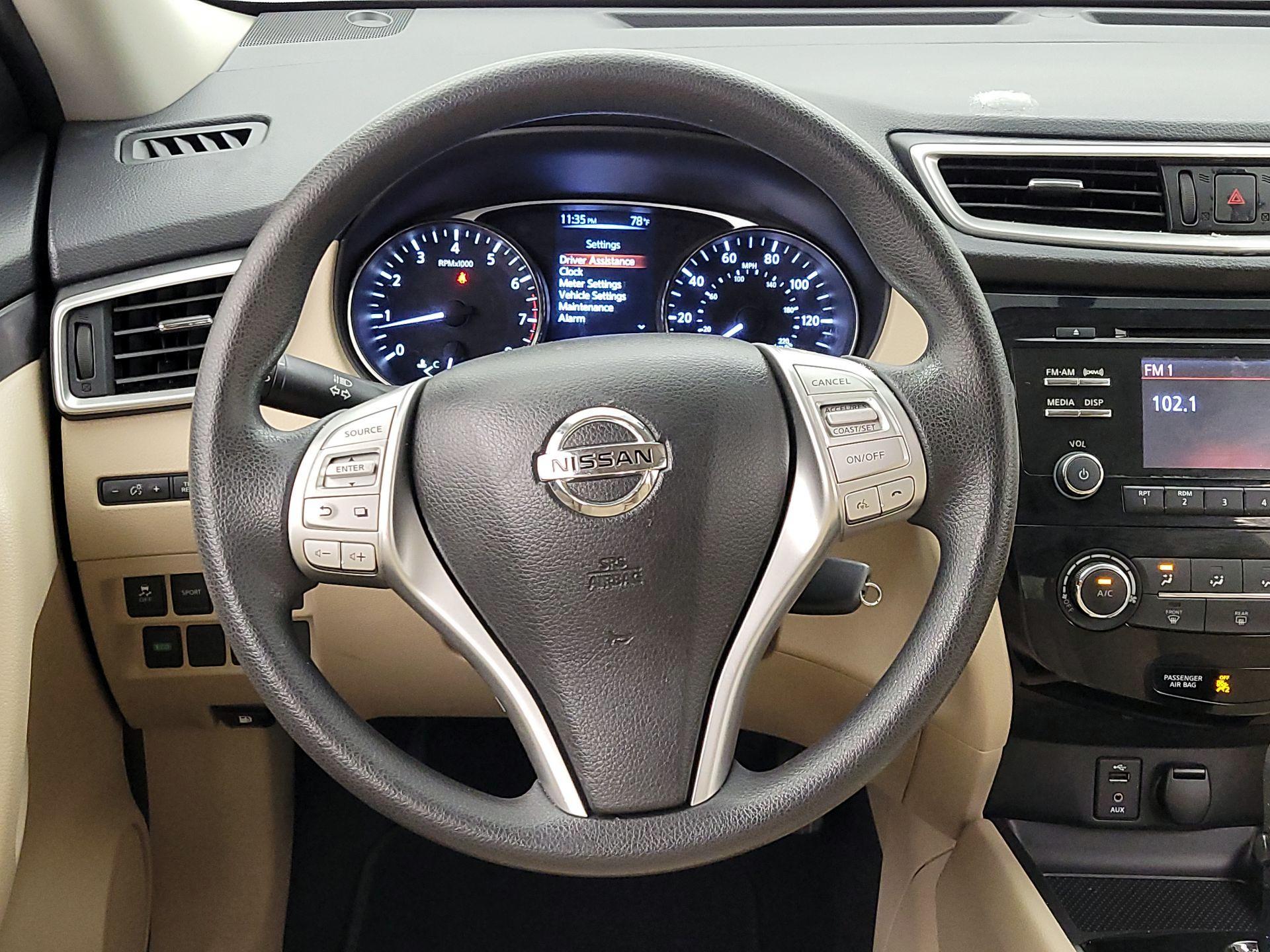 Thumbnail: 2016 Nissan Rogue - 10