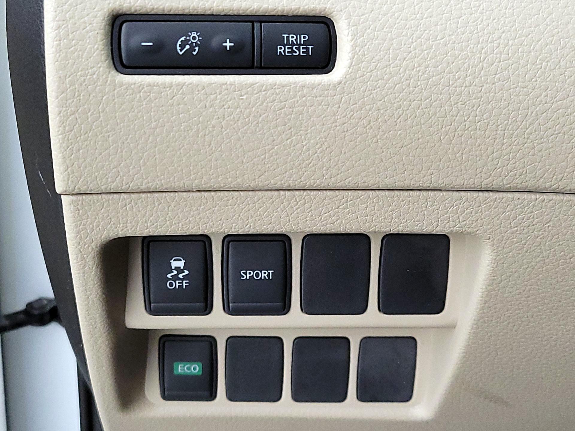 Thumbnail: 2016 Nissan Rogue - 13