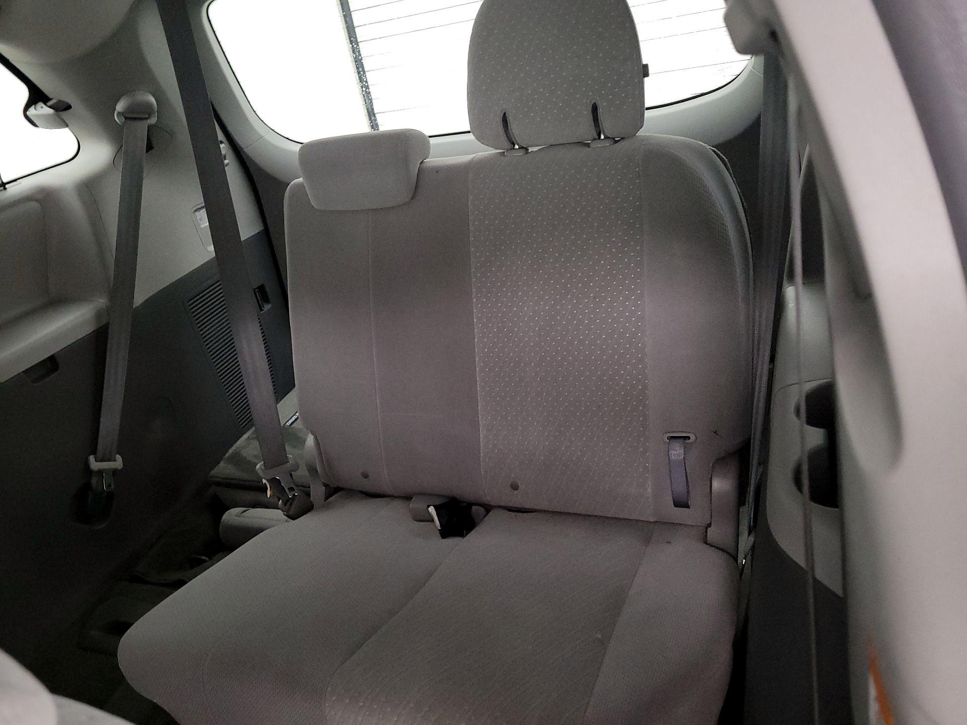 Thumbnail: 2018 Toyota Sienna - 20