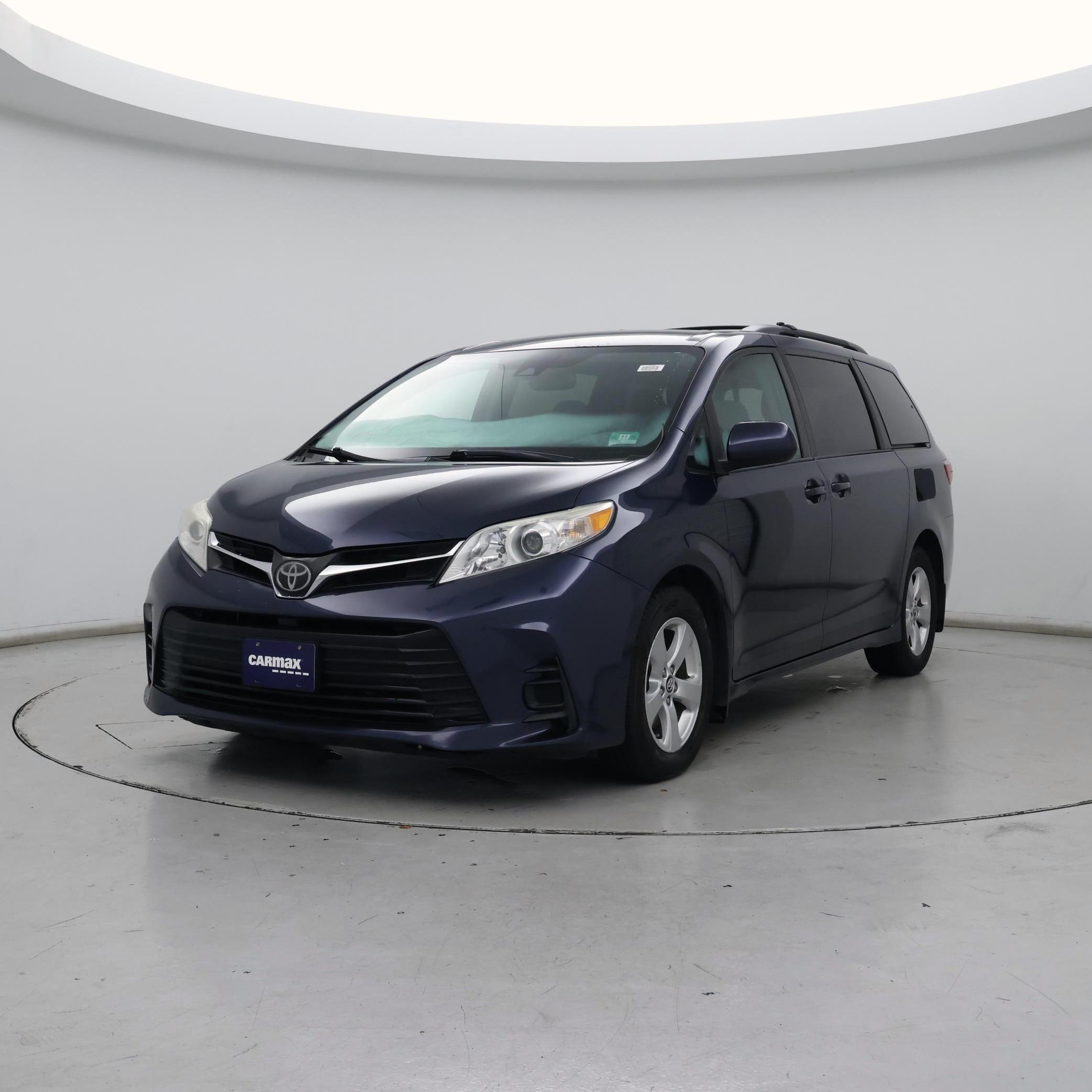 Thumbnail: 2018 Toyota Sienna - 4