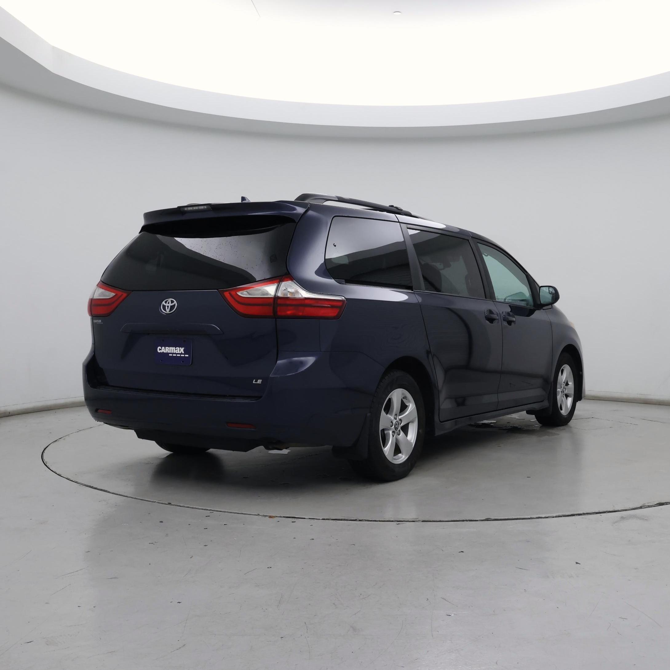 Thumbnail: 2018 Toyota Sienna - 8