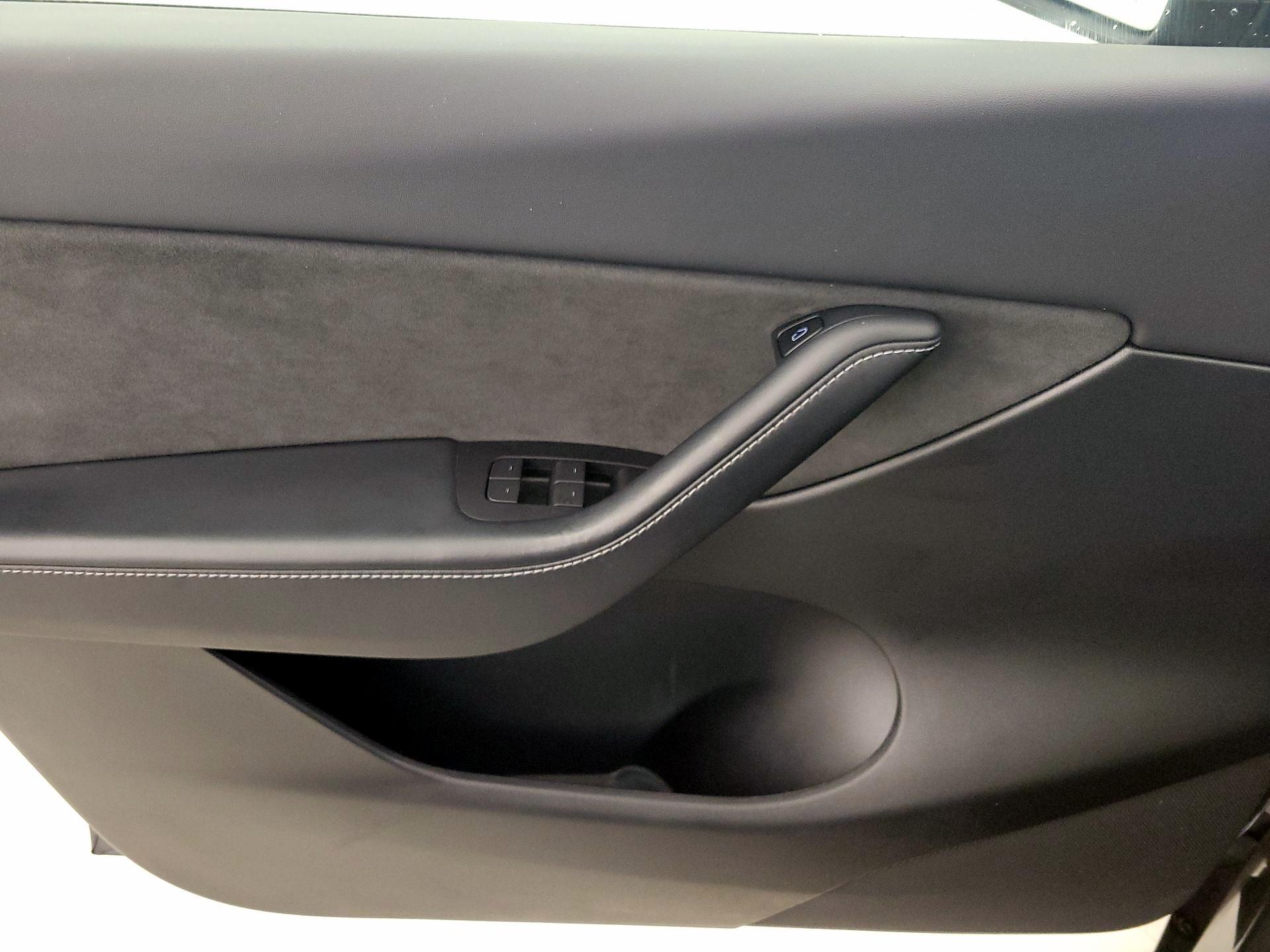 Thumbnail: 2022 Tesla Model Y - 12