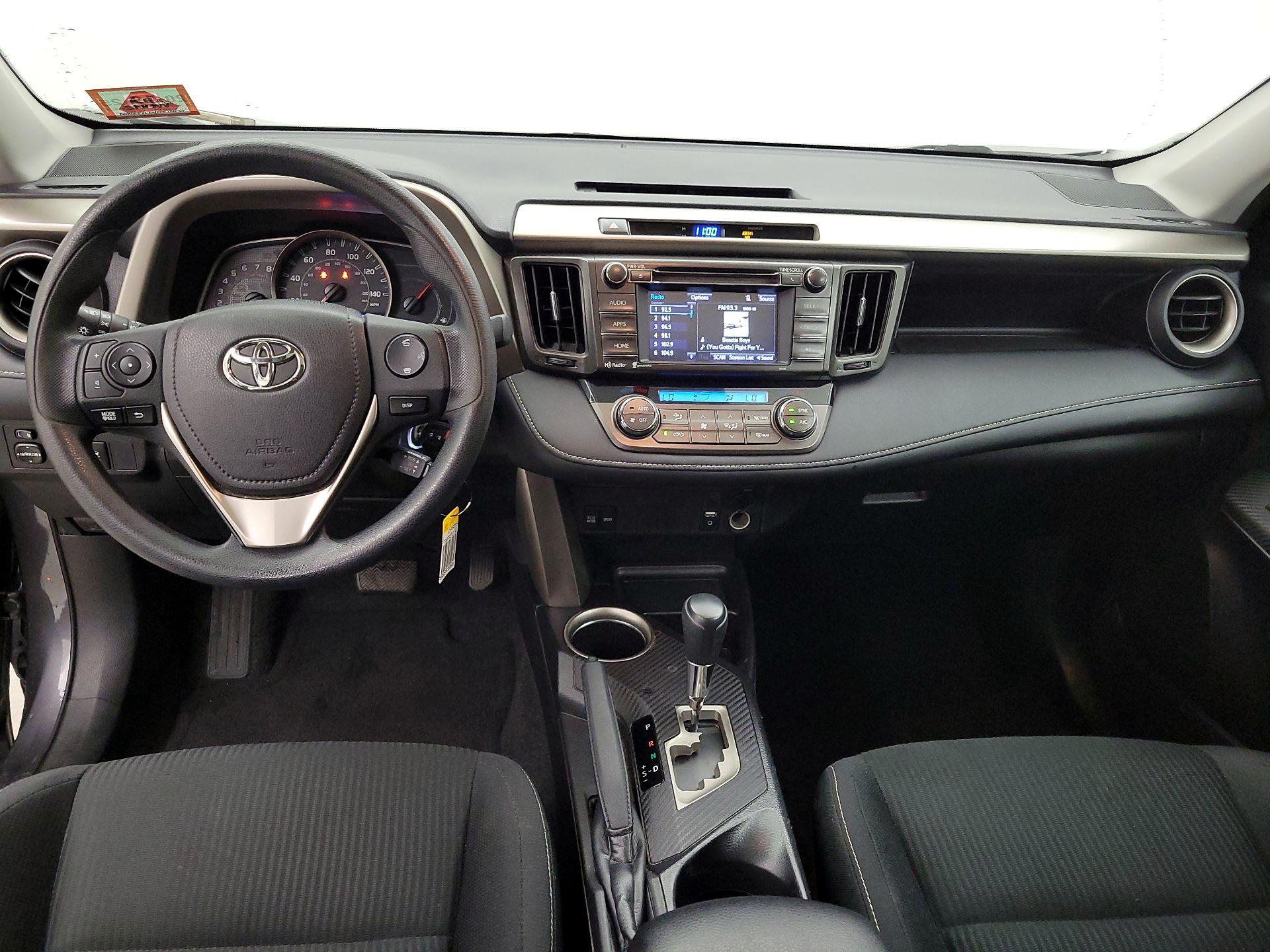 Thumbnail: 2015 Toyota RAV4 - 9