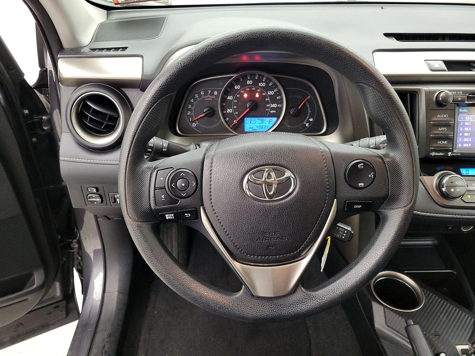 Thumbnail: 2015 Toyota RAV4 - 10