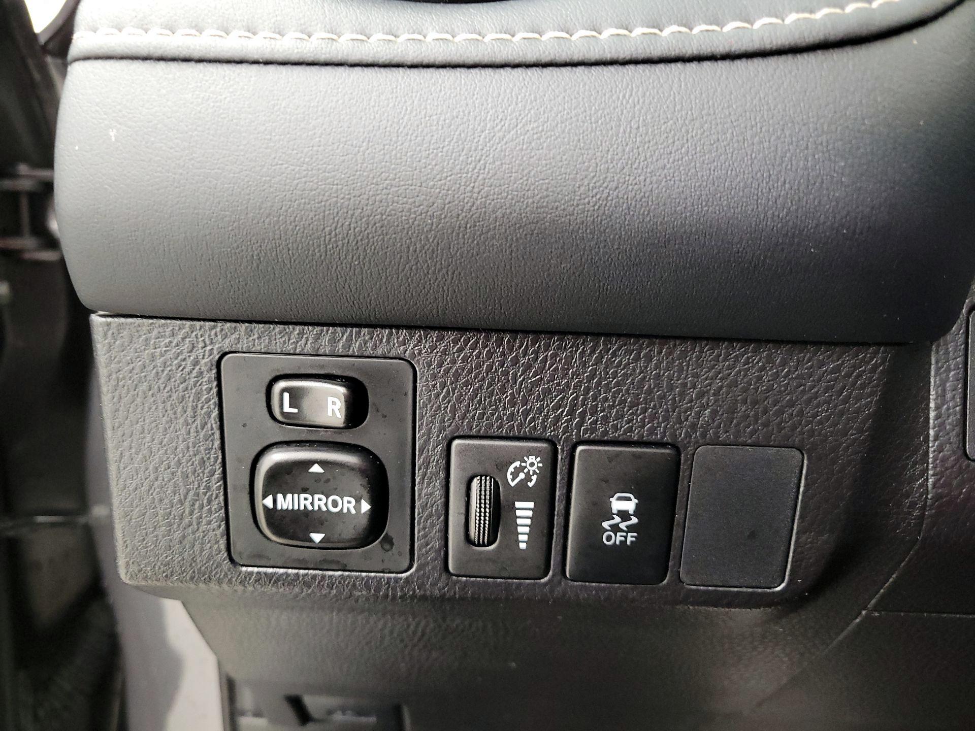 Thumbnail: 2015 Toyota RAV4 - 13