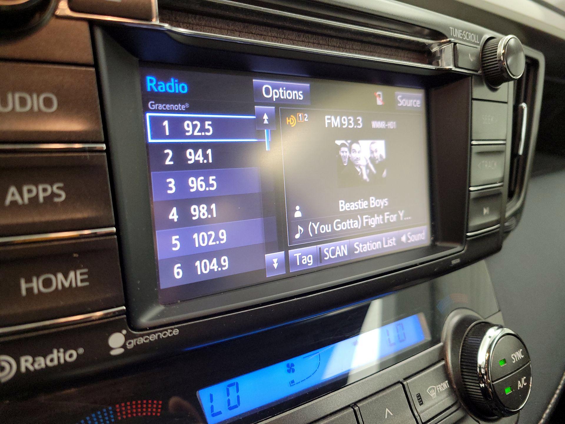 Thumbnail: 2015 Toyota RAV4 - 15