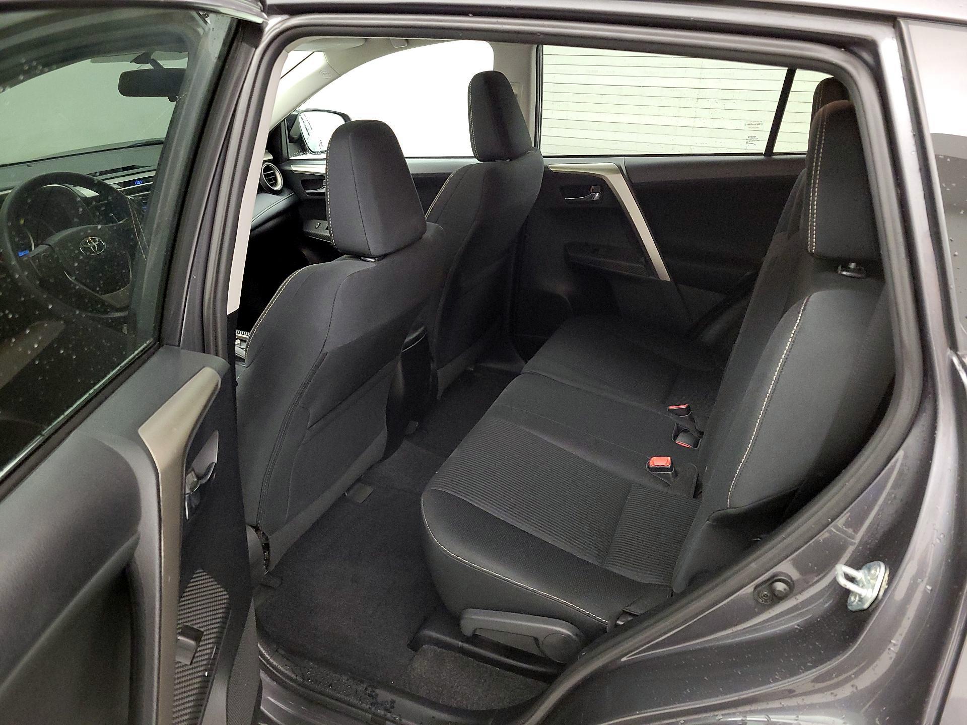 Thumbnail: 2015 Toyota RAV4 - 20