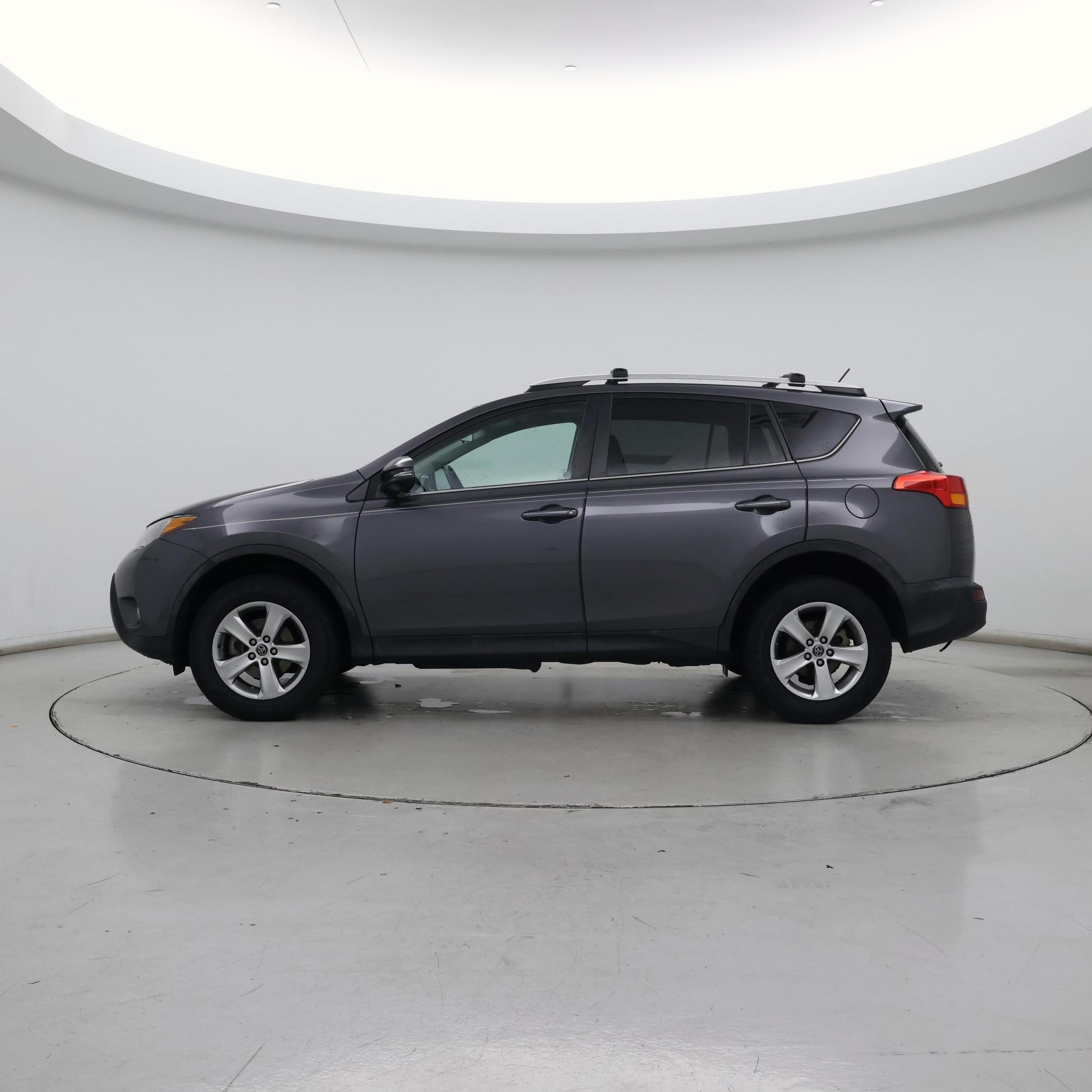 Thumbnail: 2015 Toyota RAV4 - 3