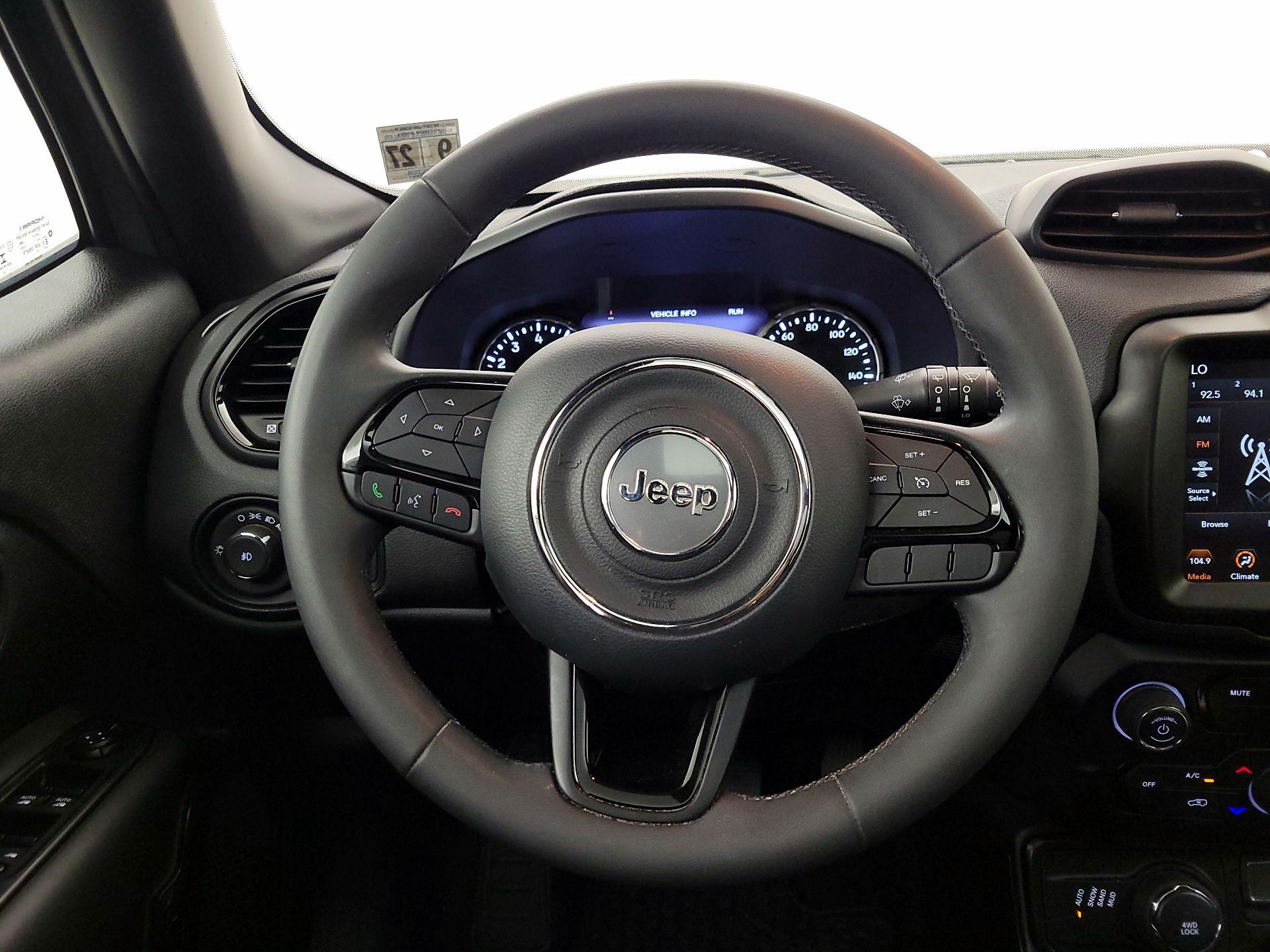 Thumbnail: 2022 Jeep Renegade - 10