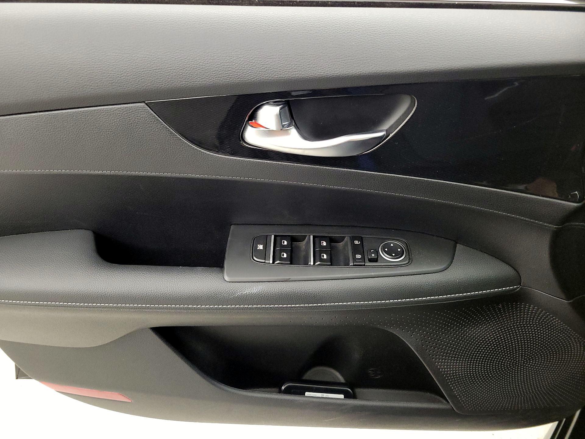 Thumbnail: 2023 Kia Forte - 12