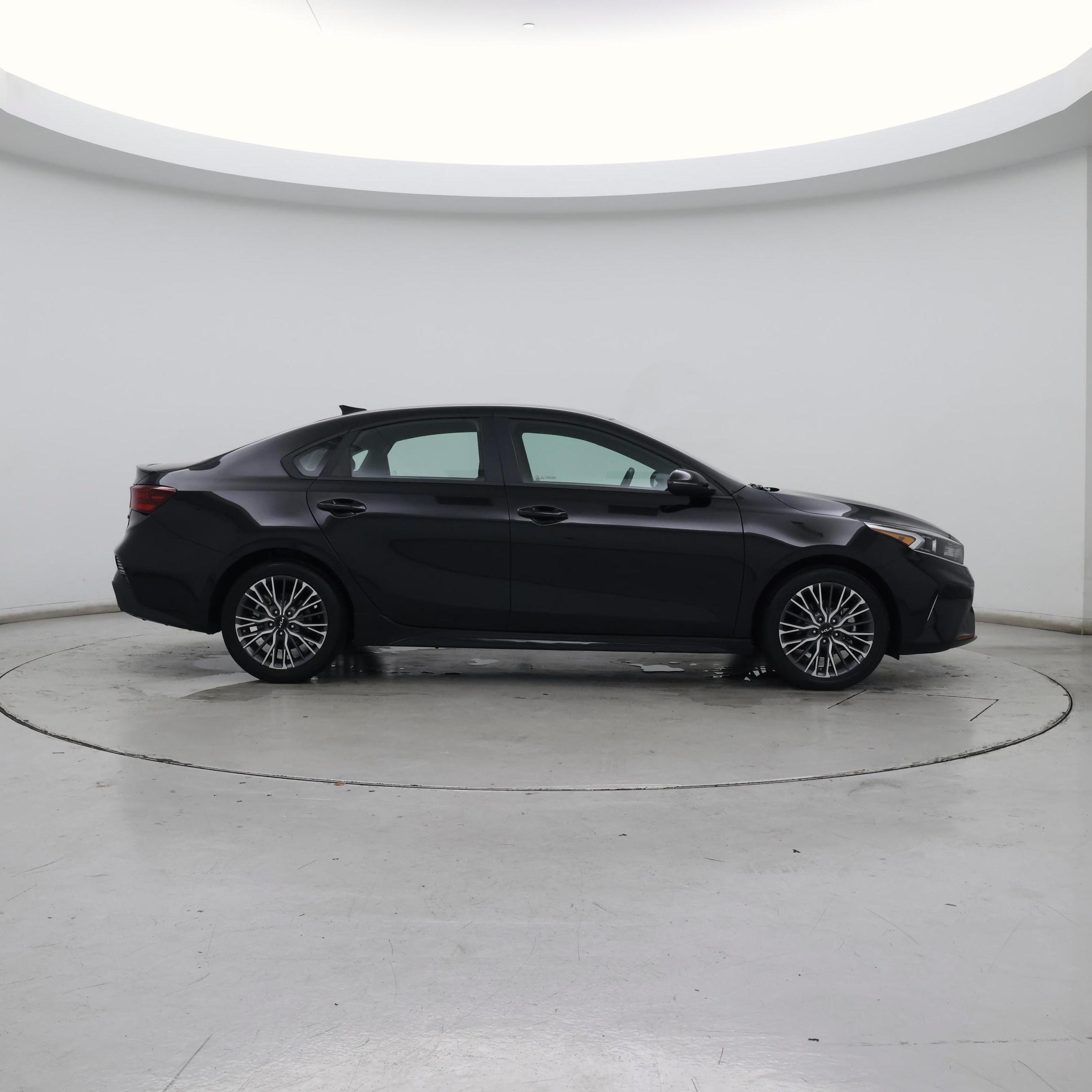 Thumbnail: 2023 Kia Forte - 7