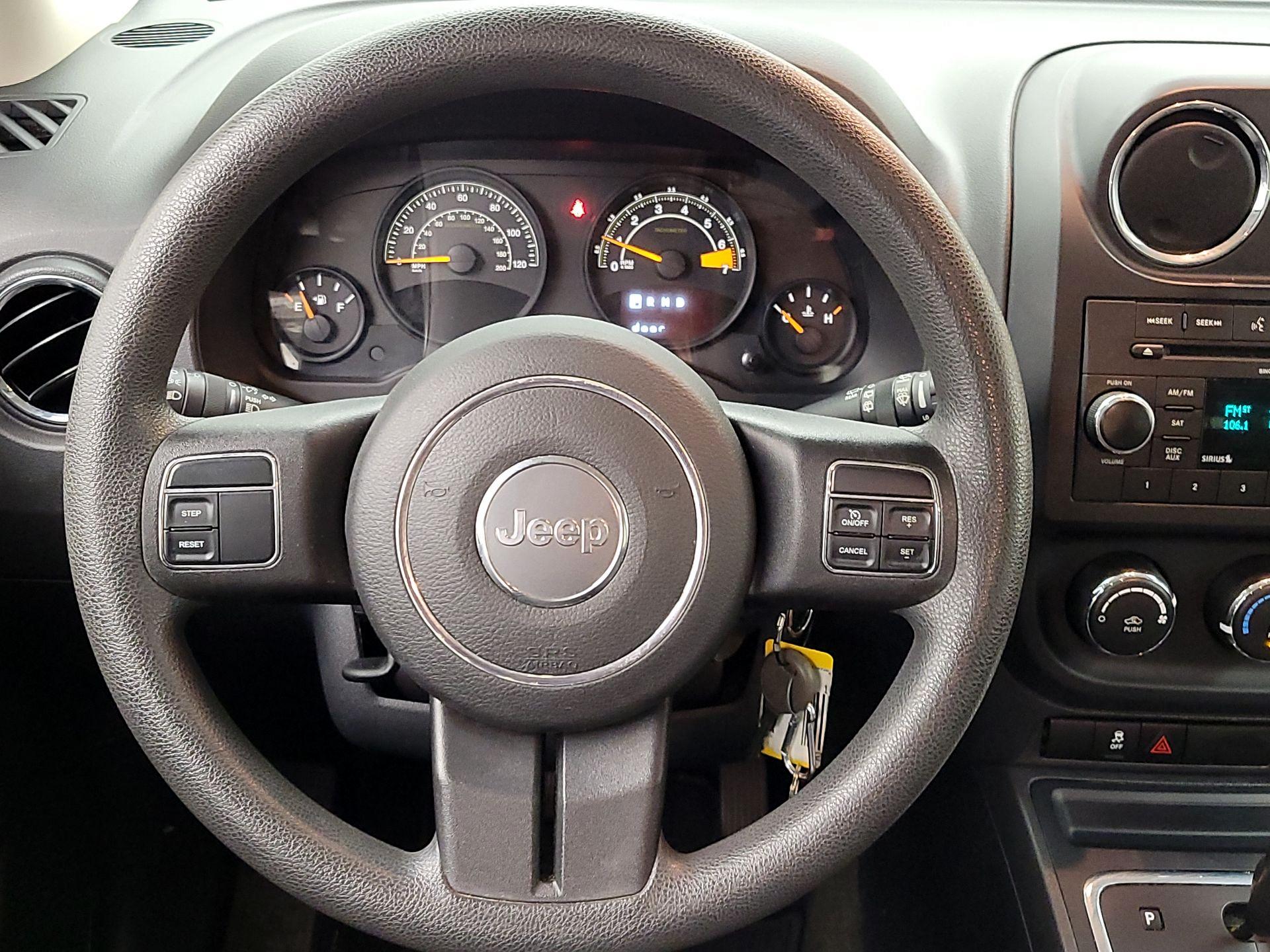 Thumbnail: 2016 Jeep Patriot - 10
