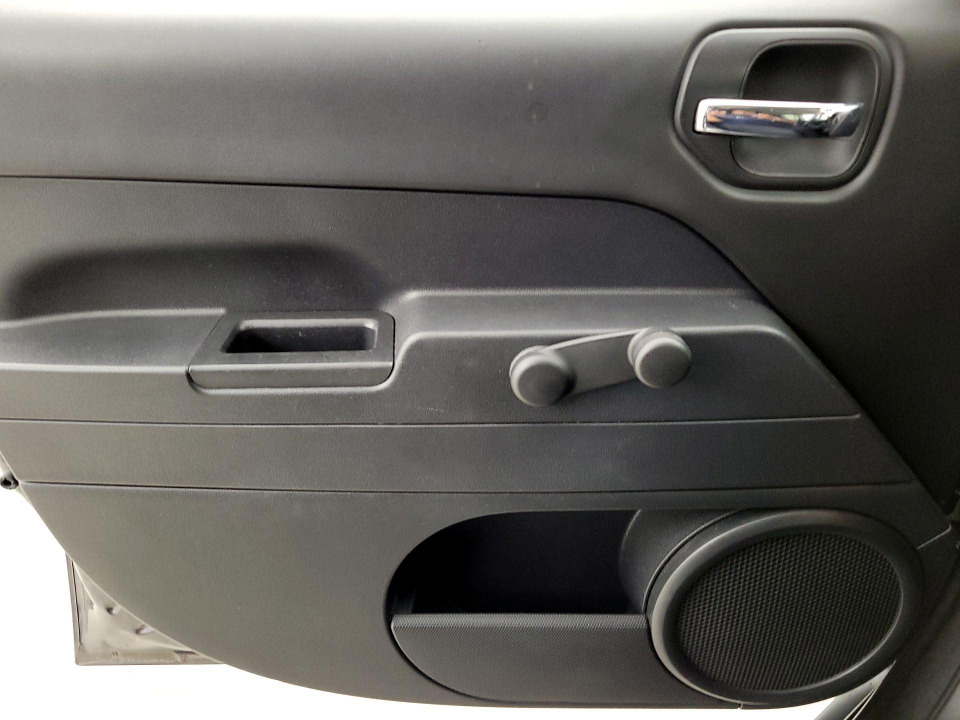 Thumbnail: 2016 Jeep Patriot - 12