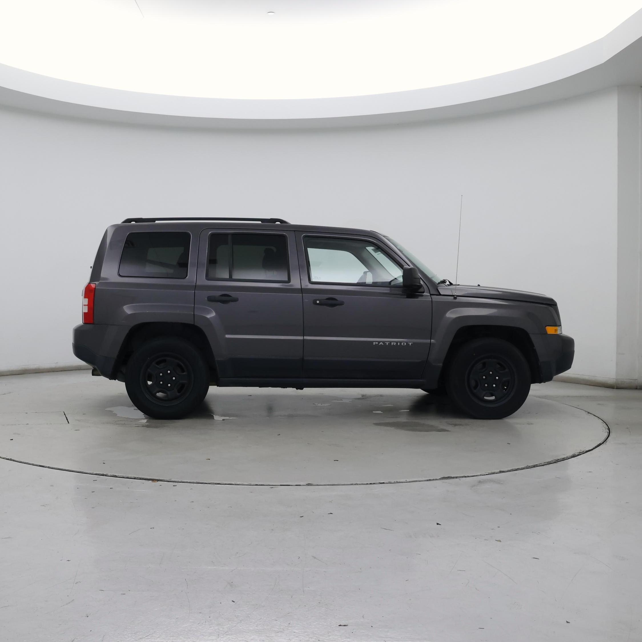 Thumbnail: 2016 Jeep Patriot - 7
