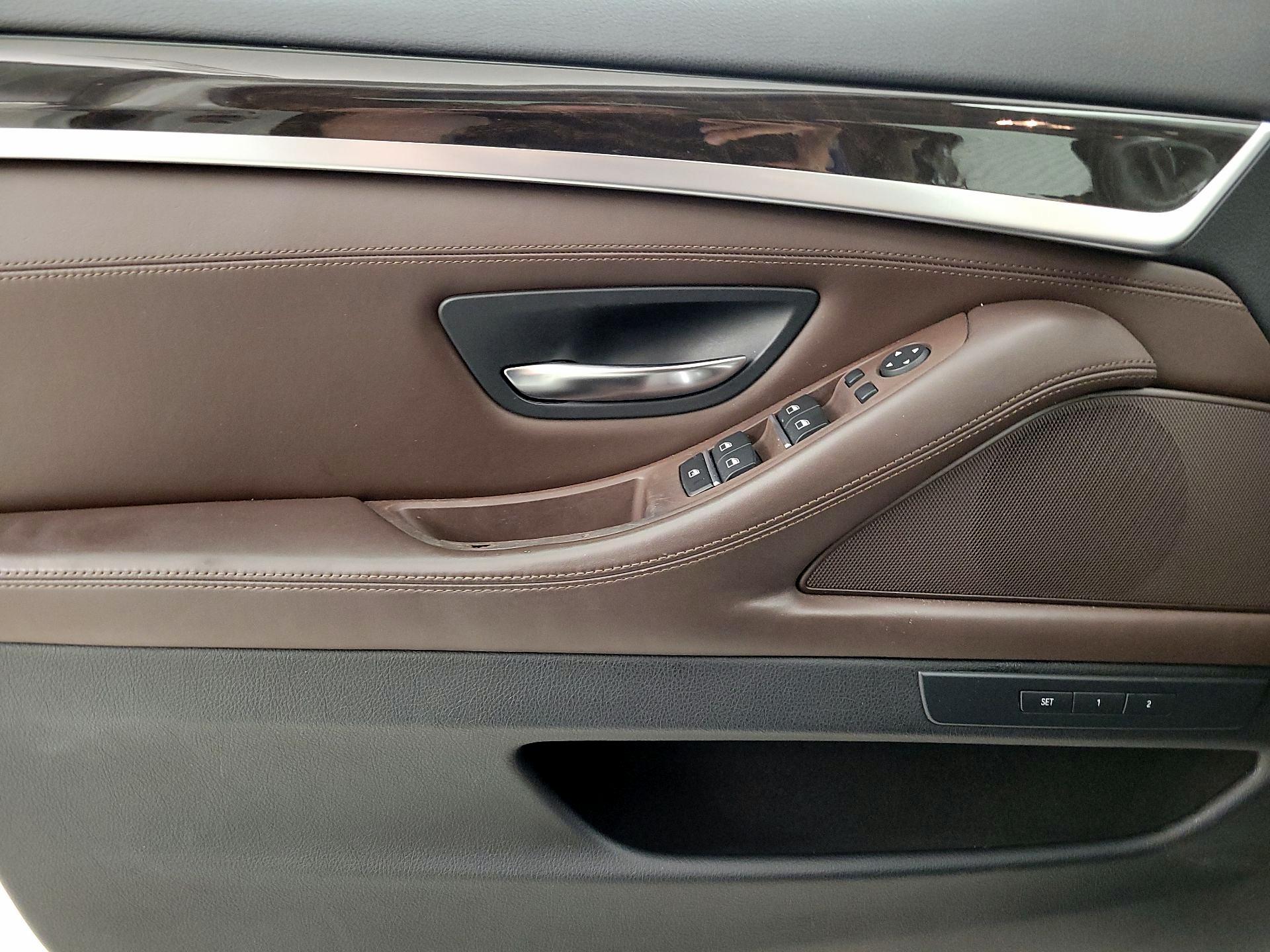 Thumbnail: 2016 BMW 5 Series - 12