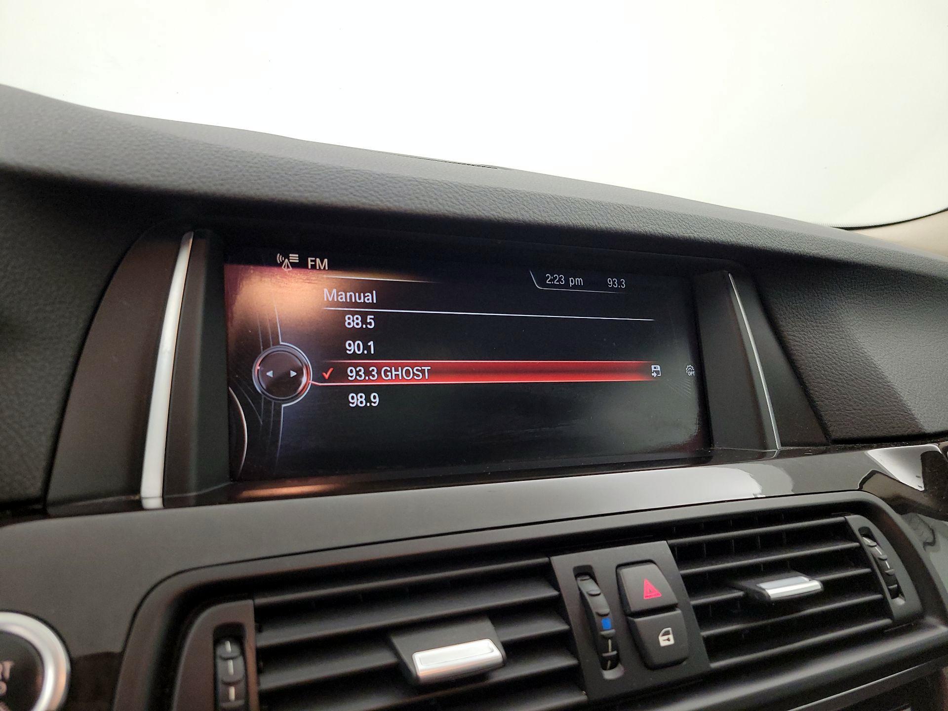 Thumbnail: 2016 BMW 5 Series - 16