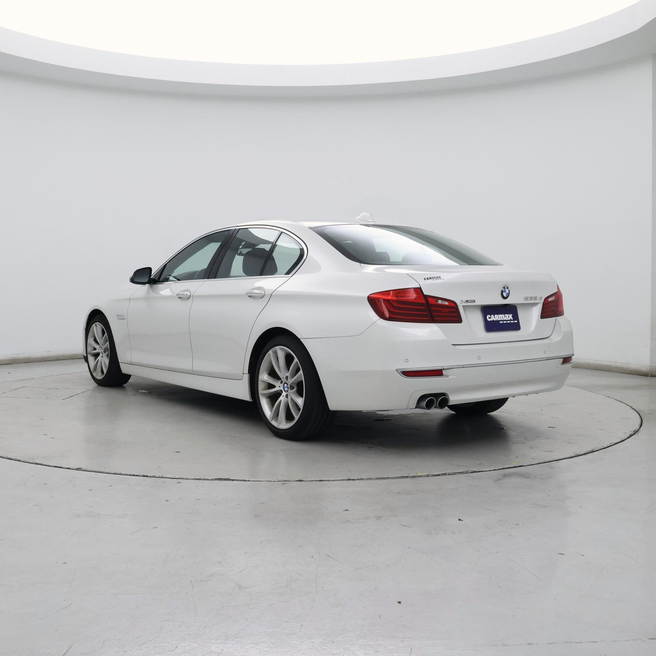 Thumbnail: 2016 BMW 5 Series - 2