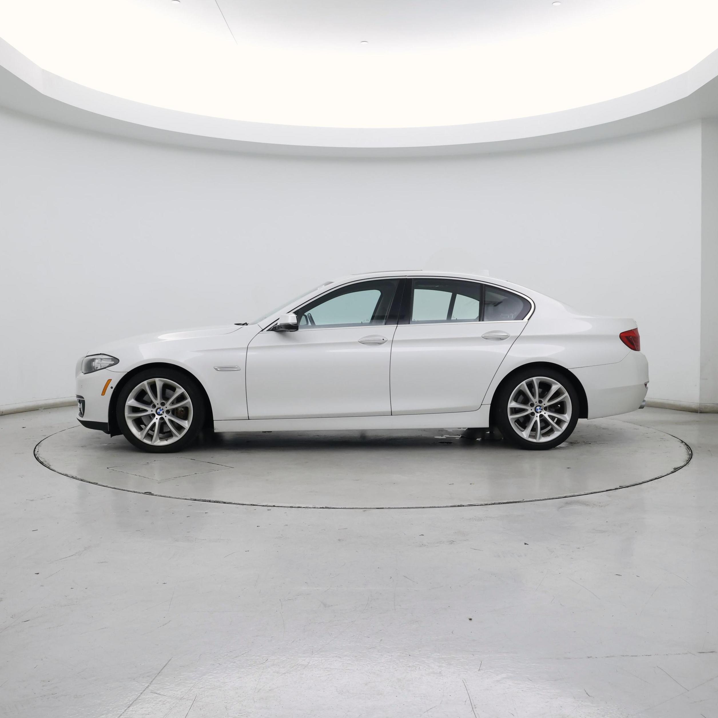 Thumbnail: 2016 BMW 5 Series - 3