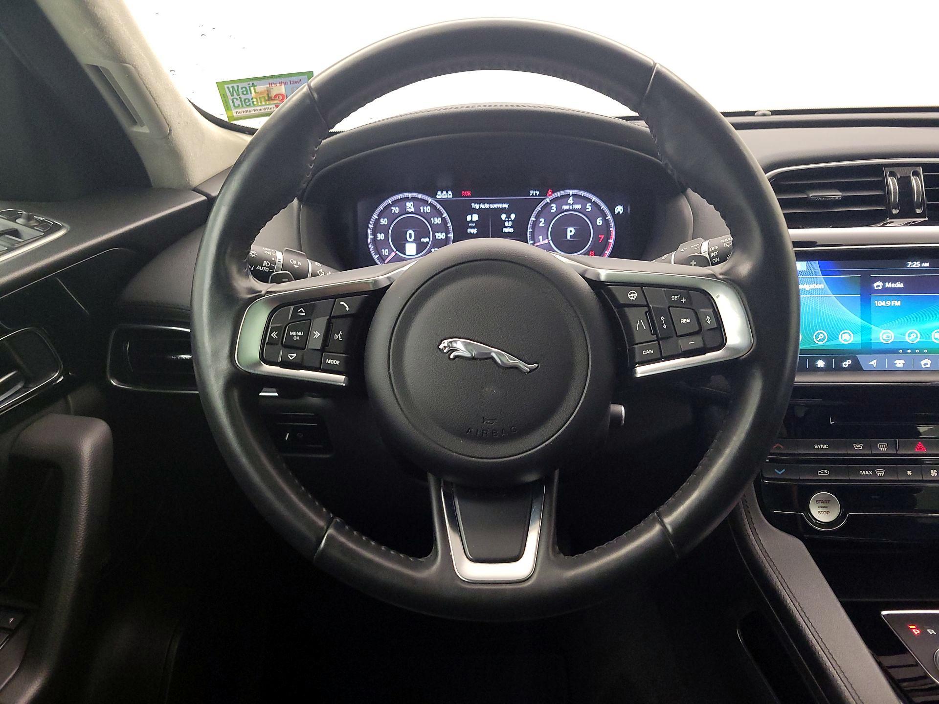 Thumbnail: 2020 Jaguar F-Pace - 10
