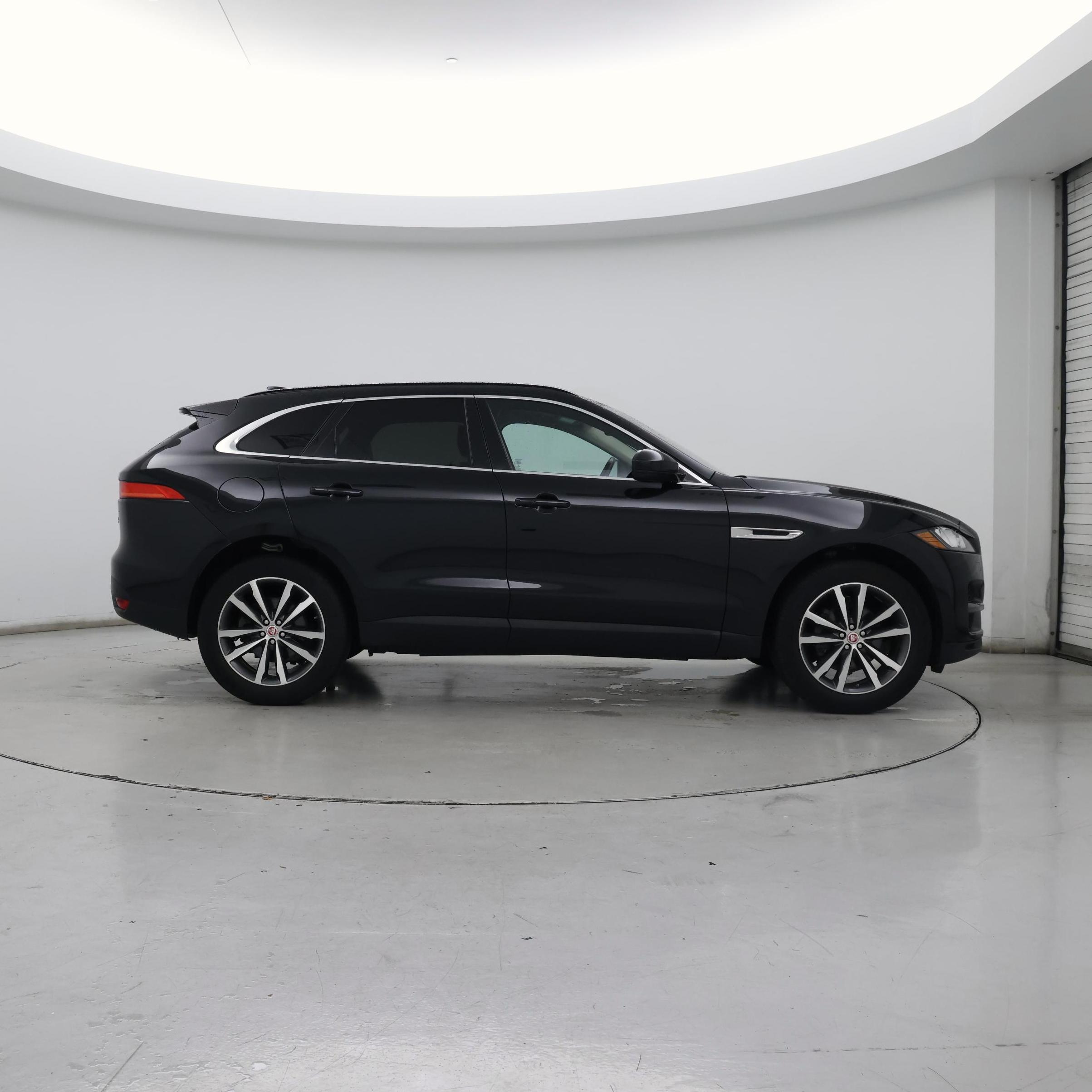 Thumbnail: 2020 Jaguar F-Pace - 7
