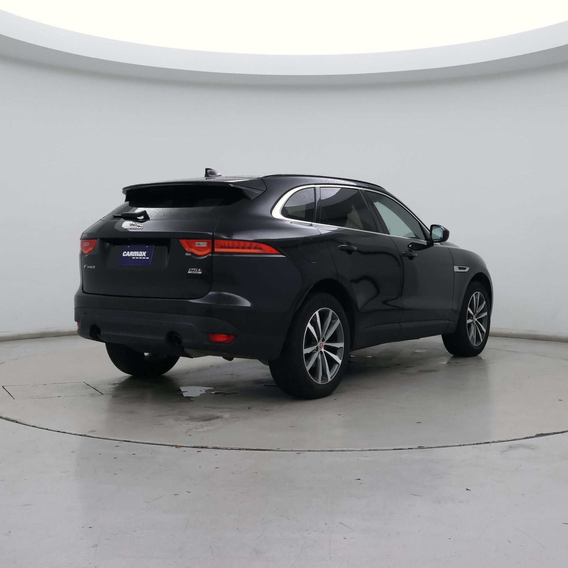 Thumbnail: 2020 Jaguar F-Pace - 8