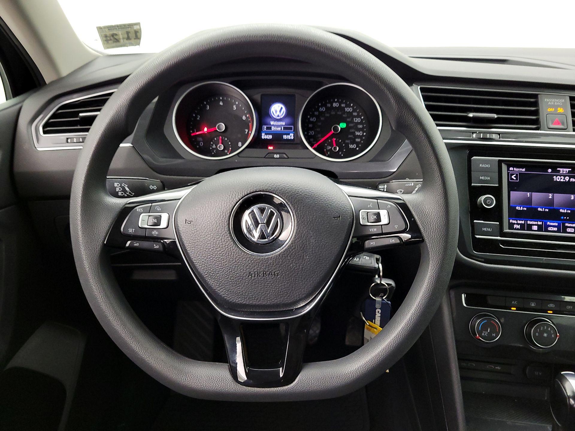 Thumbnail: 2020 Volkswagen Tiguan - 10