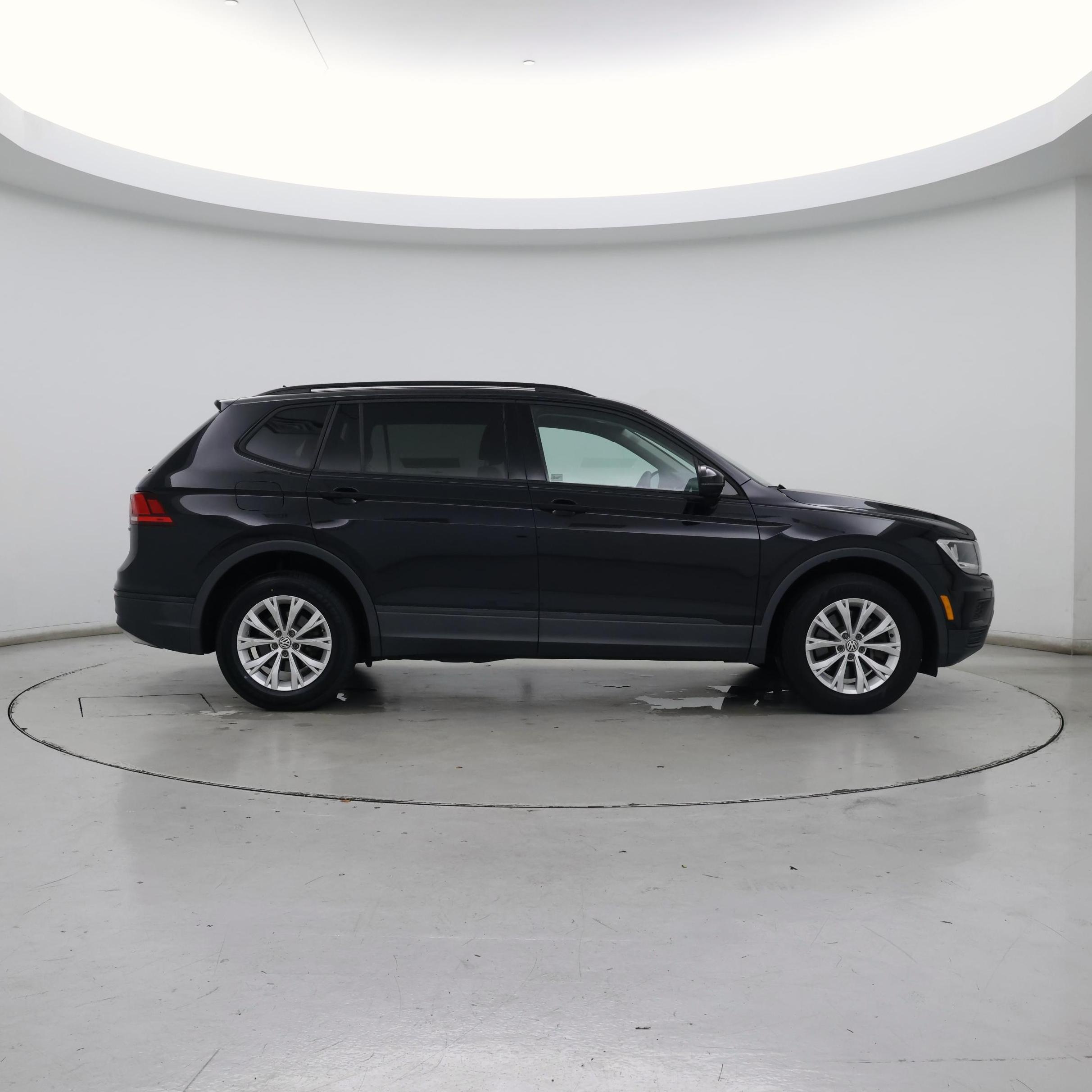 Thumbnail: 2020 Volkswagen Tiguan - 7