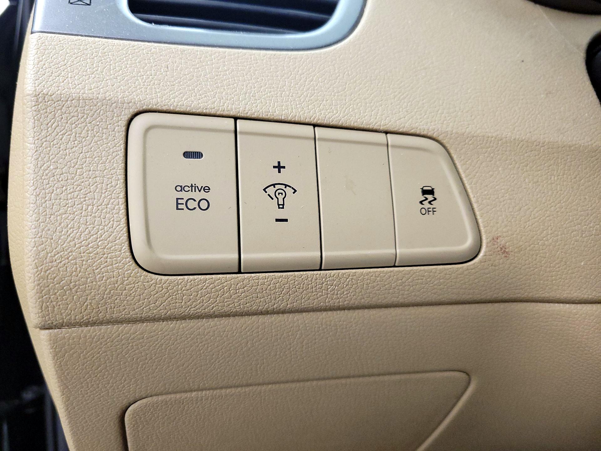 Thumbnail: 2013 Hyundai Elantra - 13