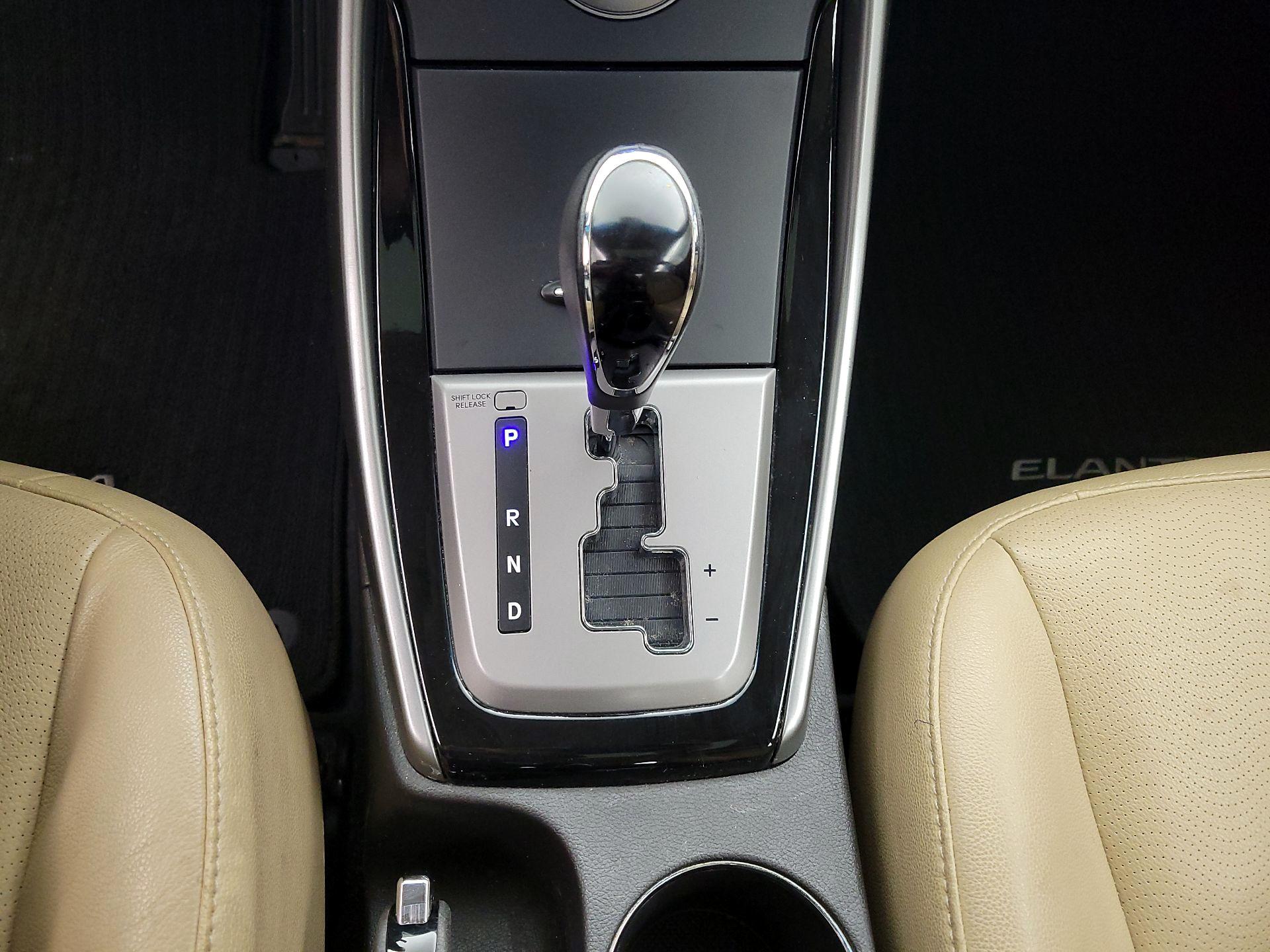Thumbnail: 2013 Hyundai Elantra - 17
