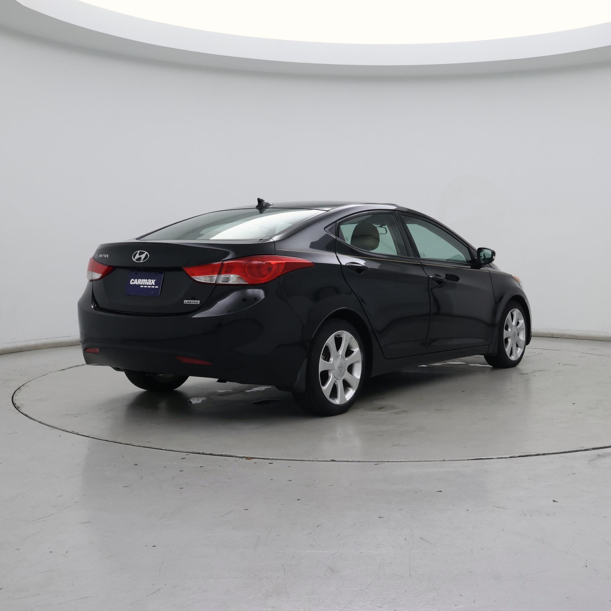 Thumbnail: 2013 Hyundai Elantra - 8