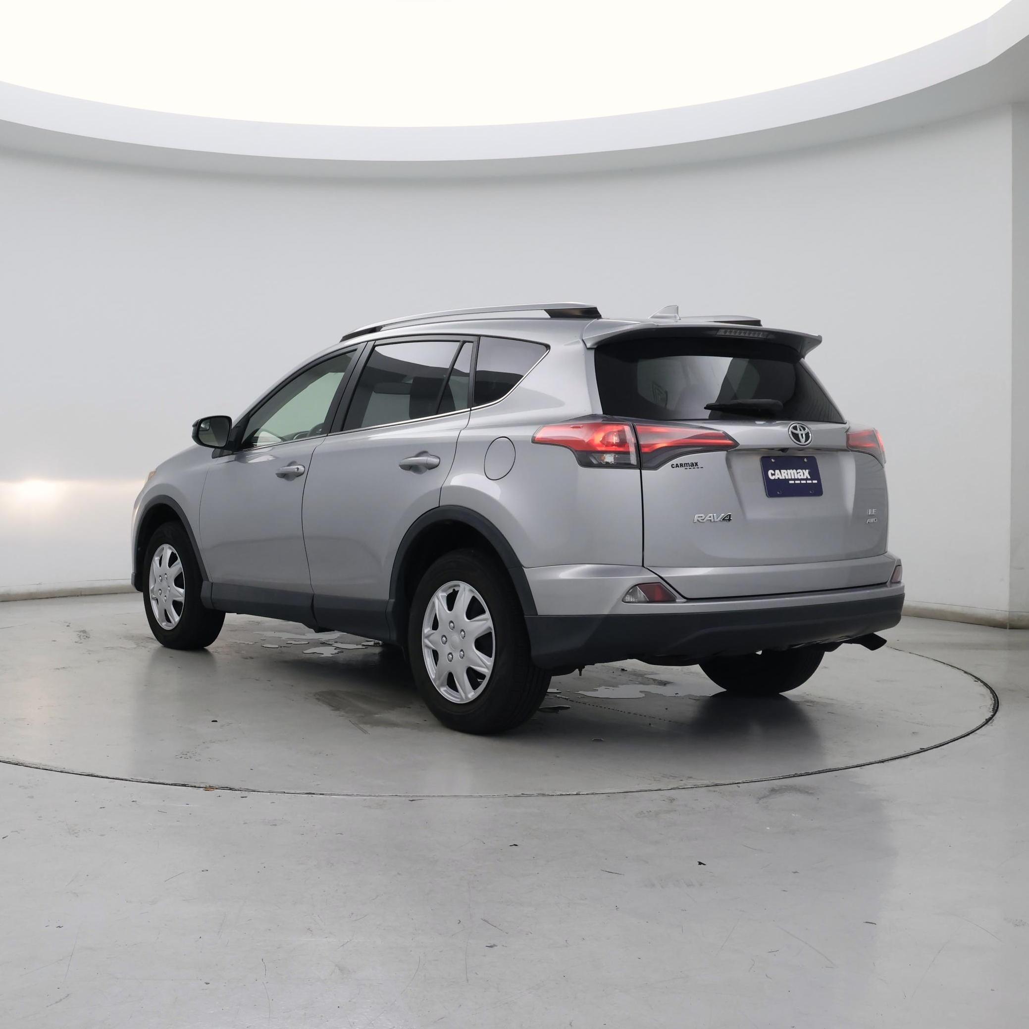 Thumbnail: 2018 Toyota RAV4 - 2