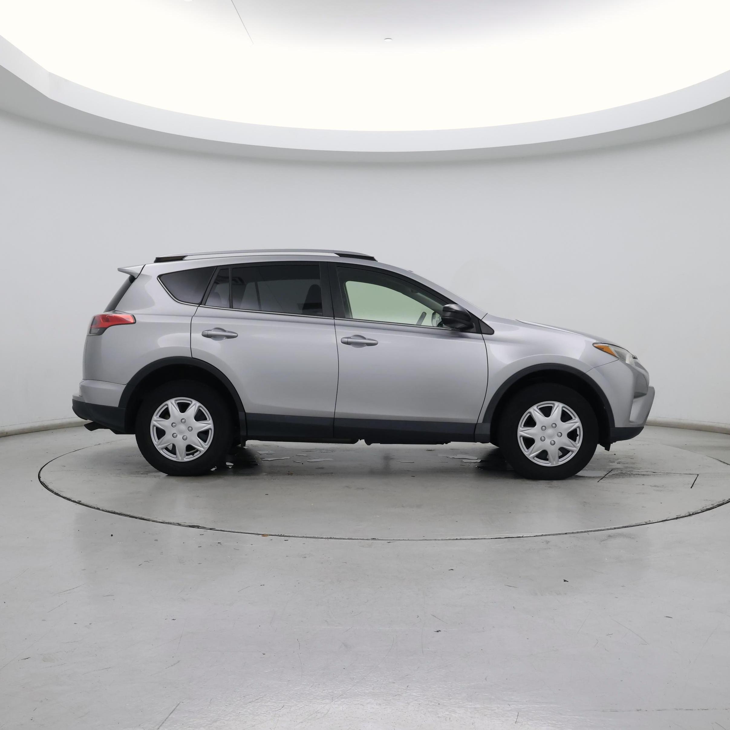 Thumbnail: 2018 Toyota RAV4 - 7