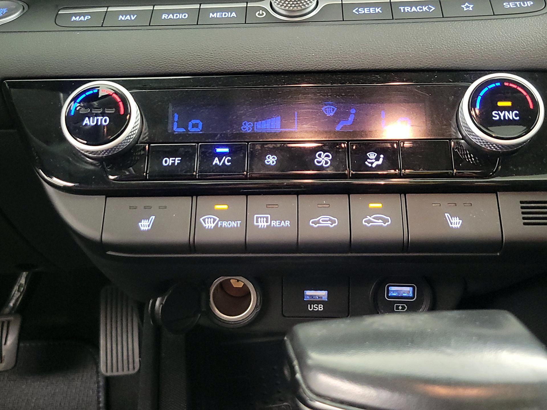 Thumbnail: 2021 Hyundai Elantra - 17