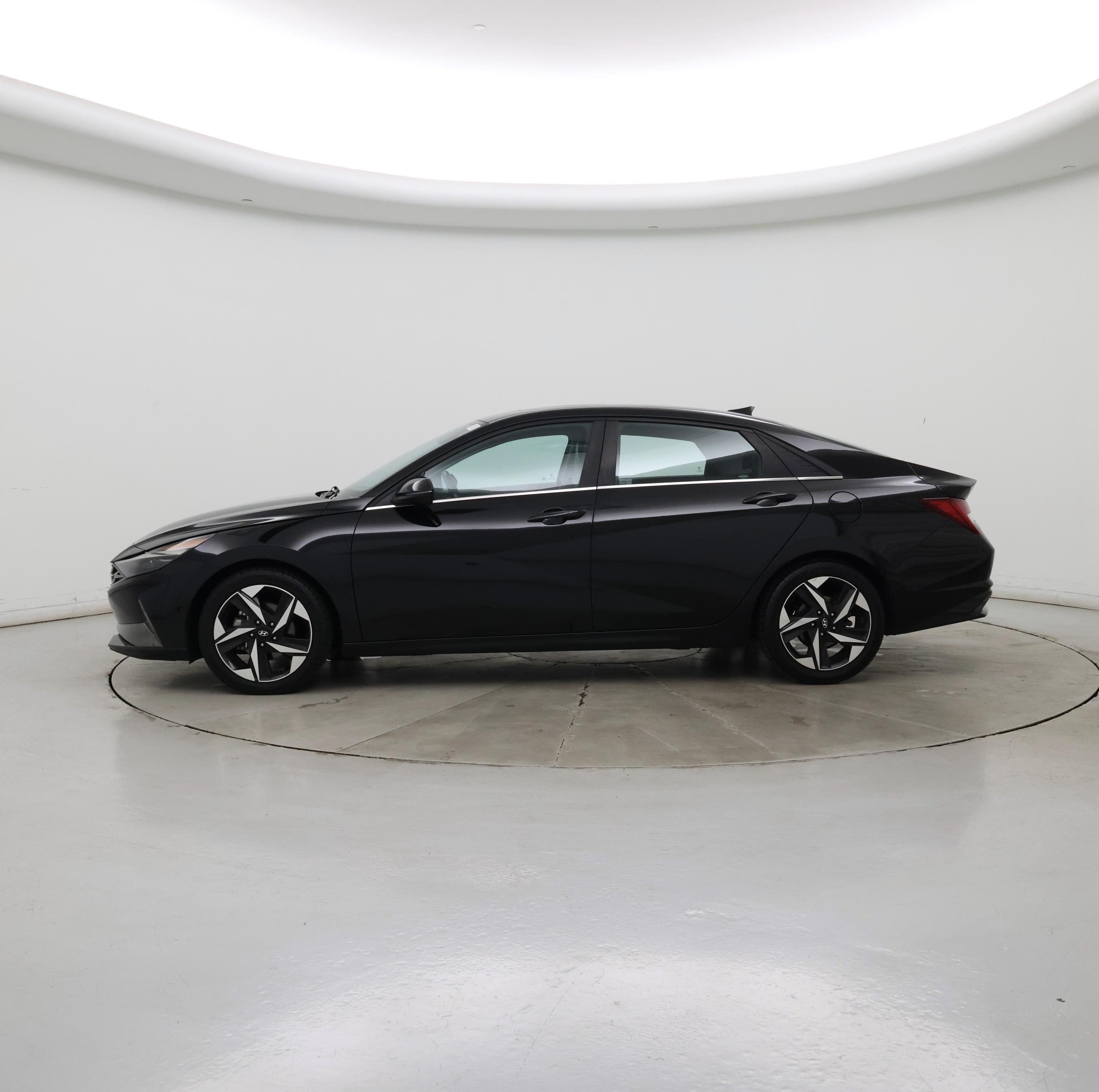 Thumbnail: 2021 Hyundai Elantra - 3