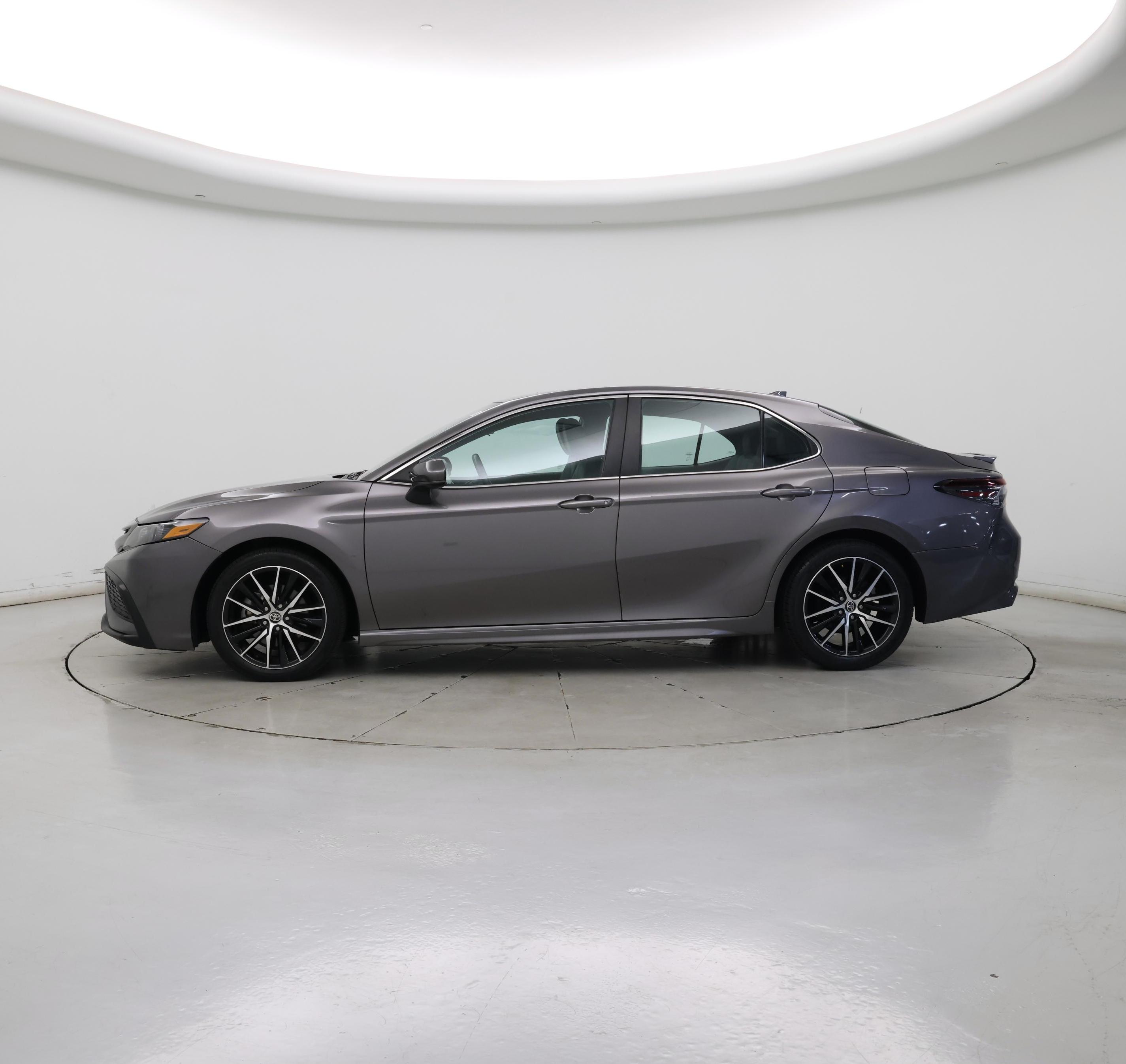 Thumbnail: 2021 Toyota Camry - 3