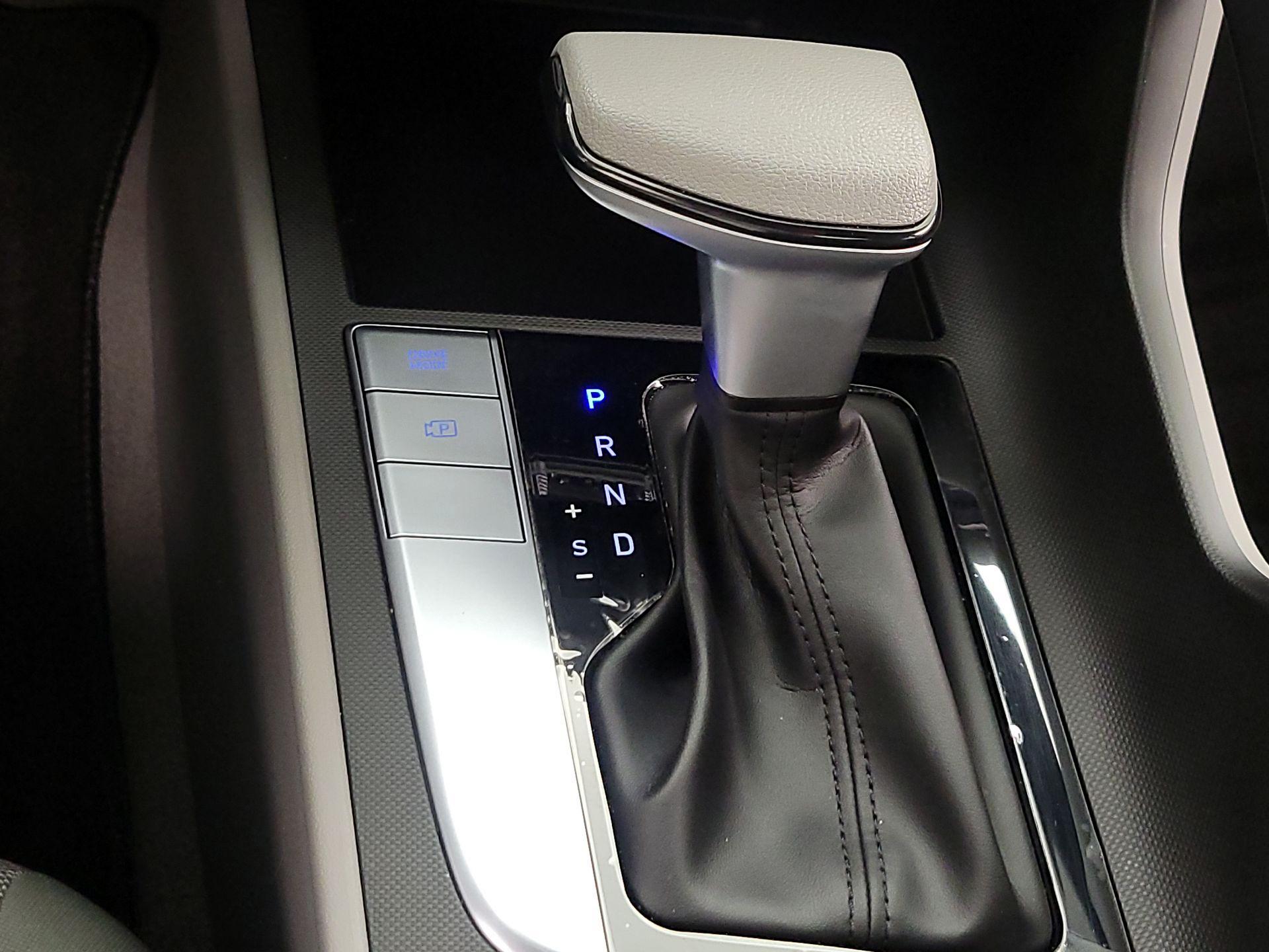 Thumbnail: 2024 Hyundai Elantra - 17