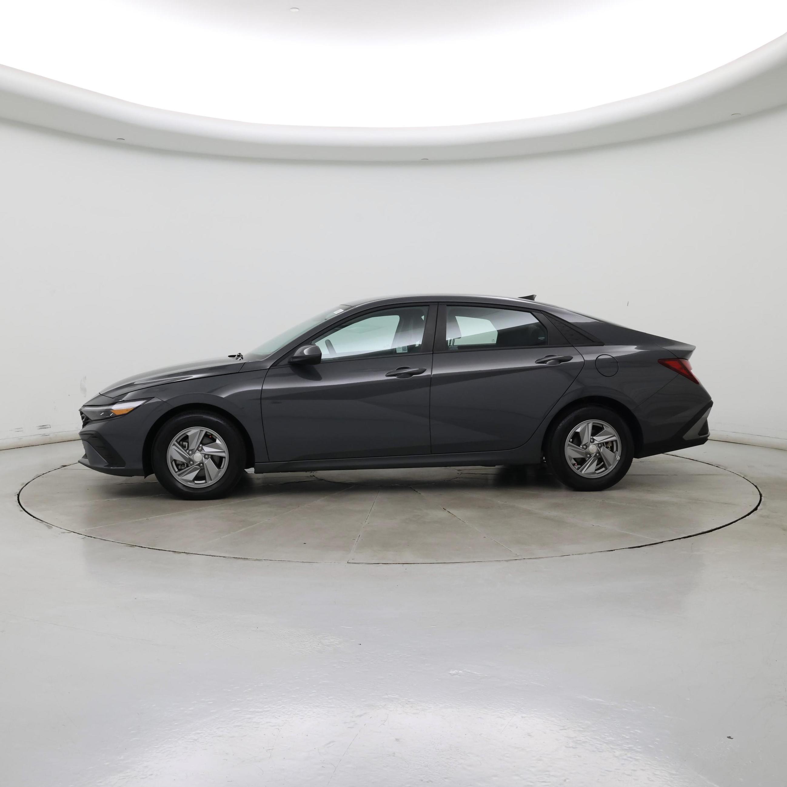 Thumbnail: 2024 Hyundai Elantra - 3