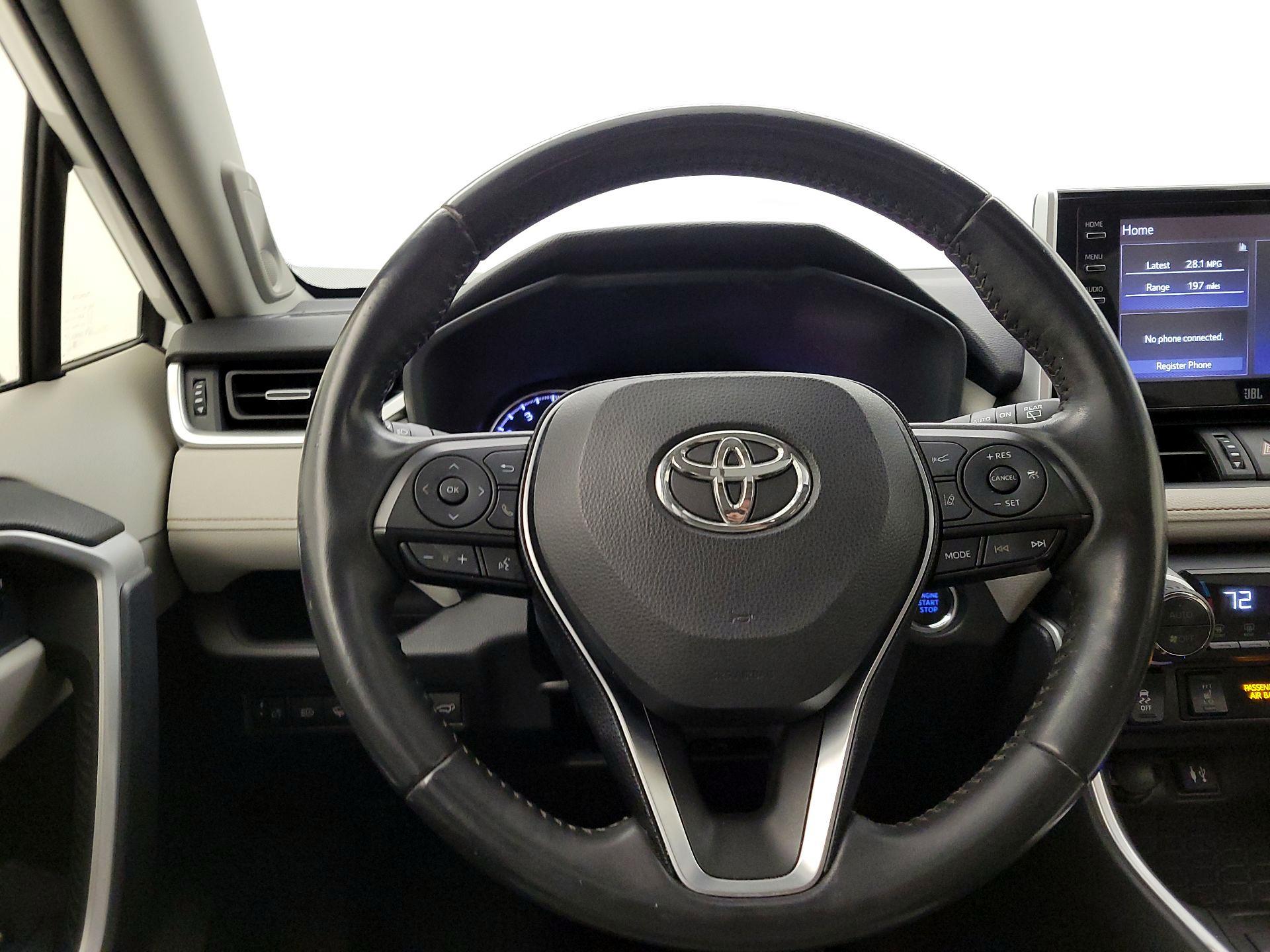 Thumbnail: 2019 Toyota RAV4 - 10