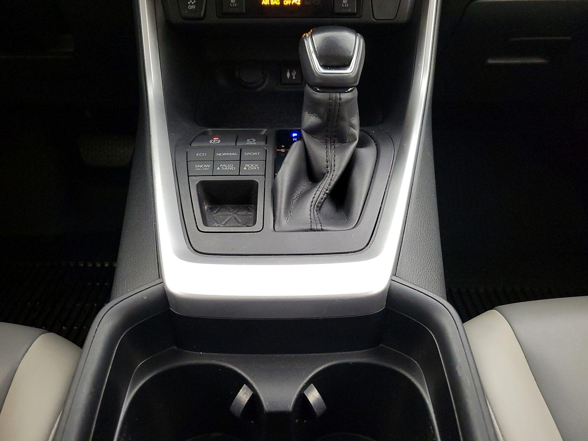 Thumbnail: 2019 Toyota RAV4 - 17