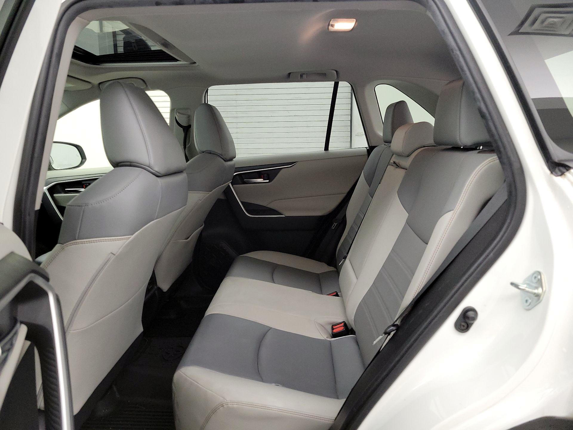 Thumbnail: 2019 Toyota RAV4 - 20