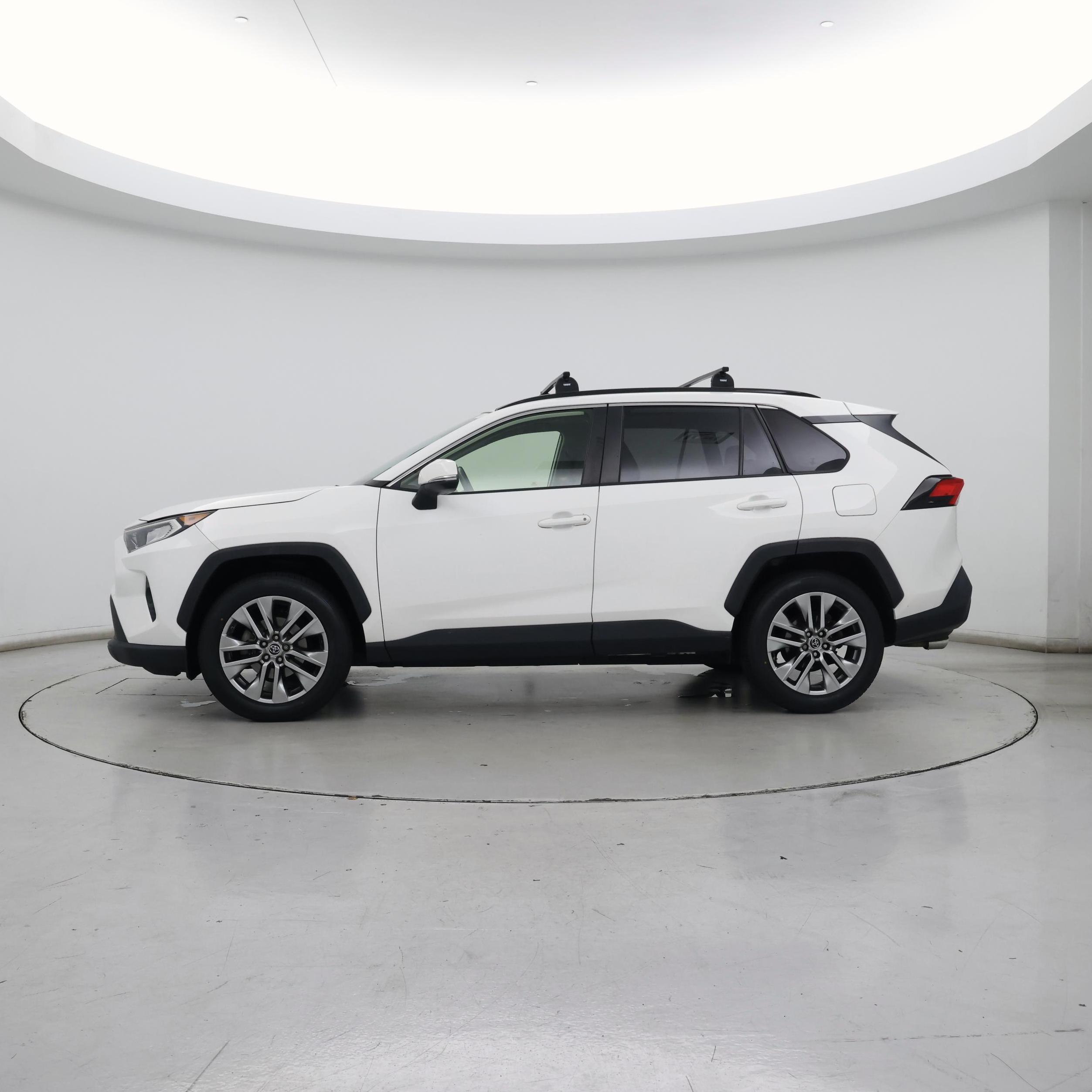 Thumbnail: 2019 Toyota RAV4 - 3