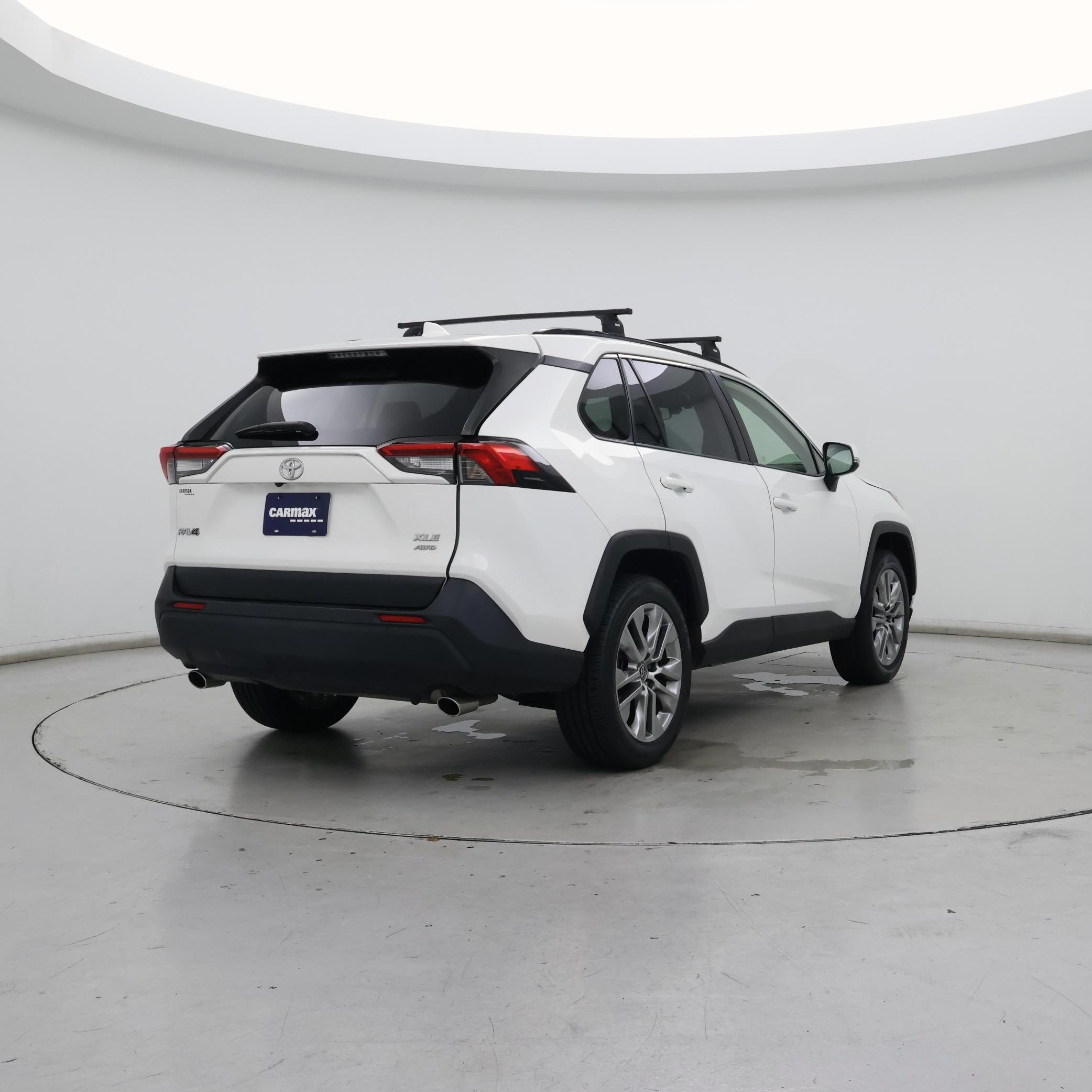 Thumbnail: 2019 Toyota RAV4 - 8