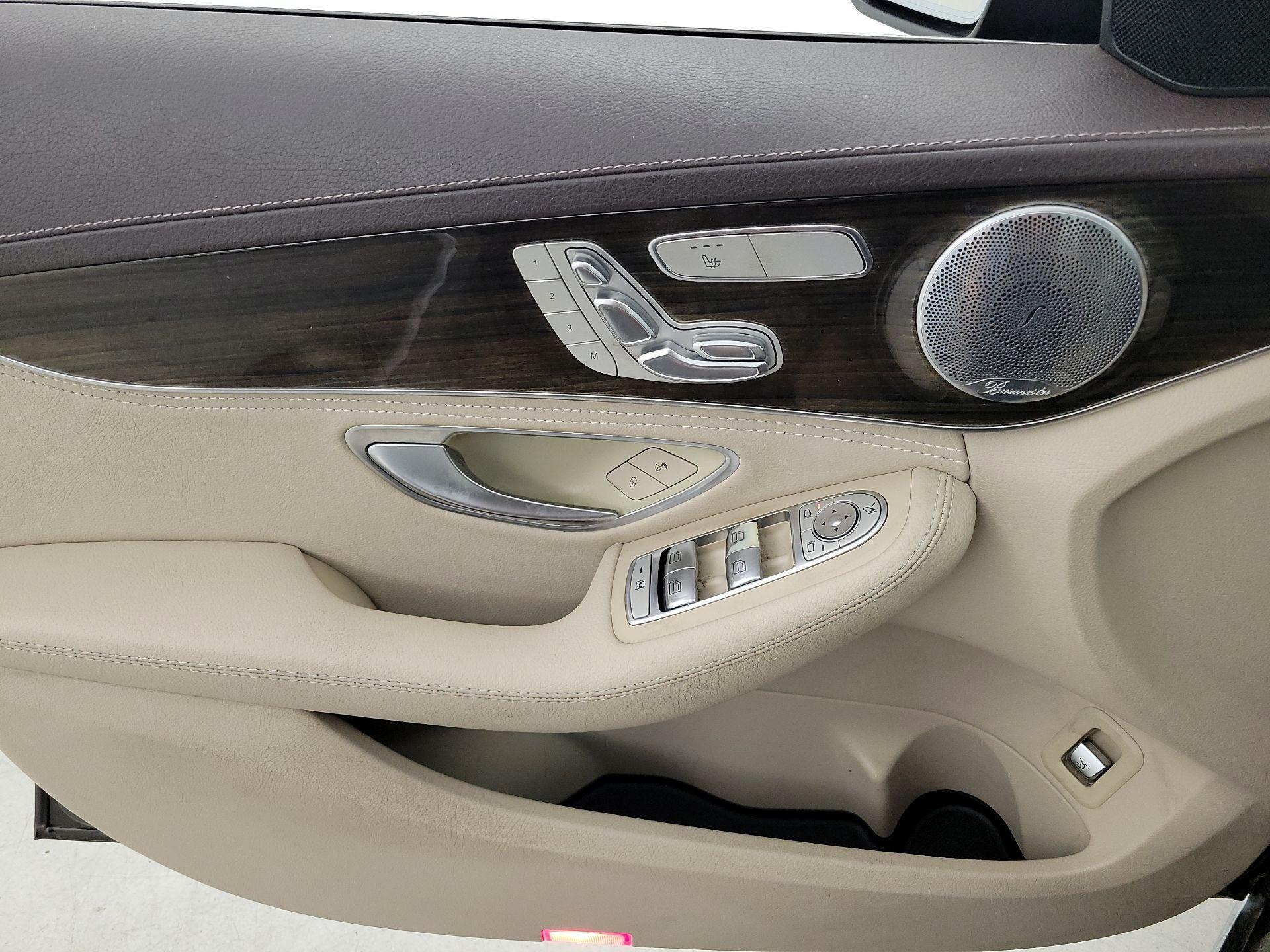 Thumbnail: 2015 Mercedes-Benz C-Class - 12