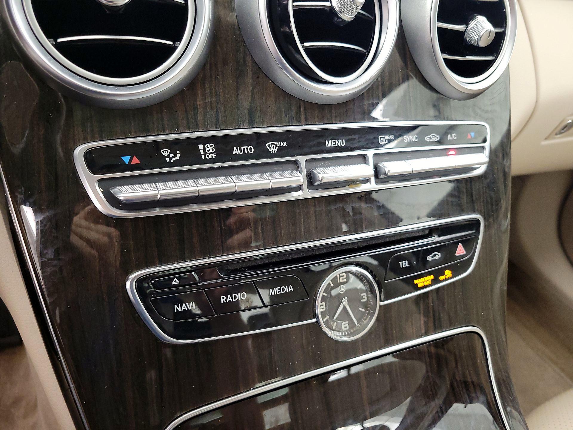 Thumbnail: 2015 Mercedes-Benz C-Class - 16