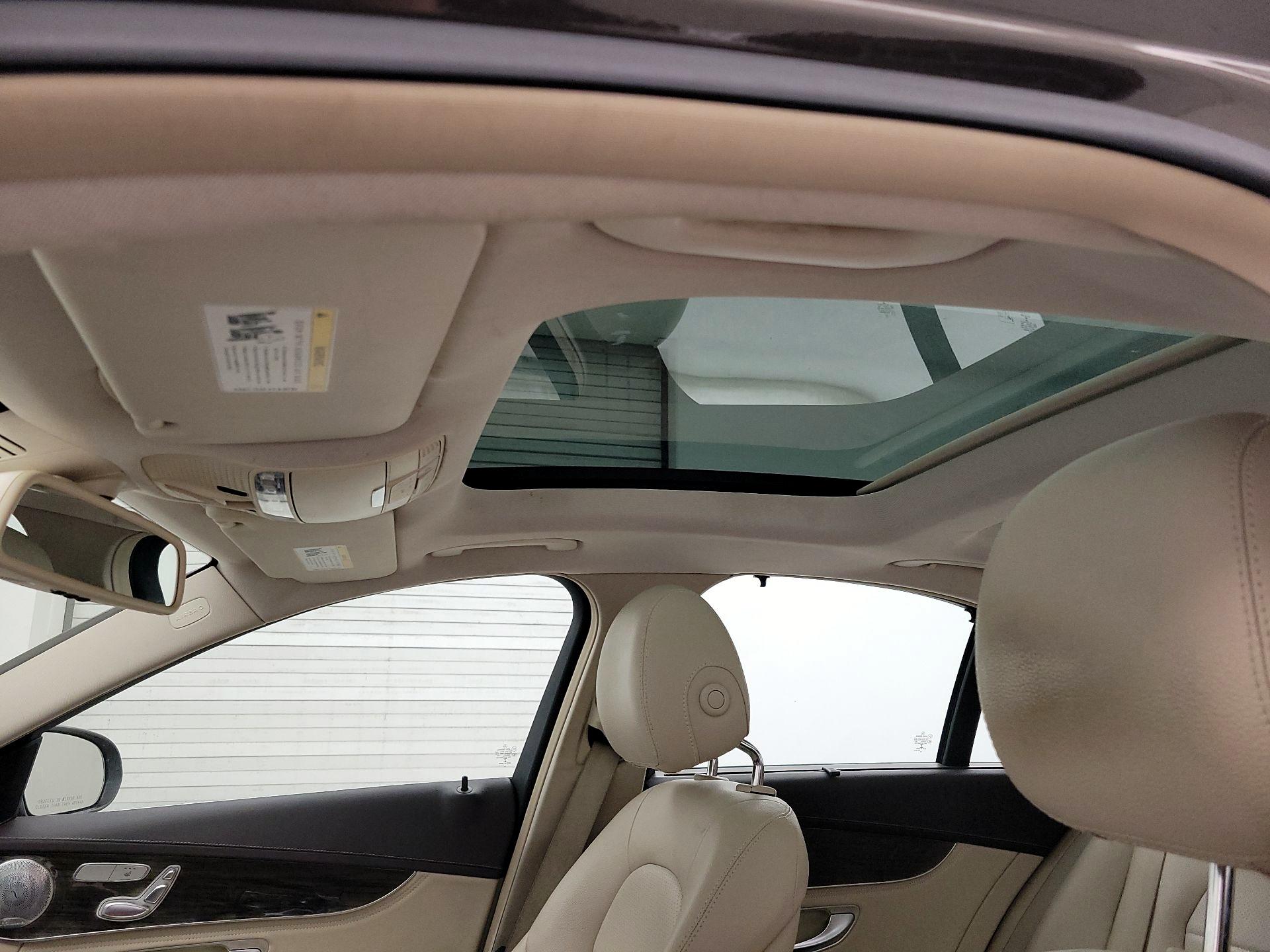 Thumbnail: 2015 Mercedes-Benz C-Class - 19