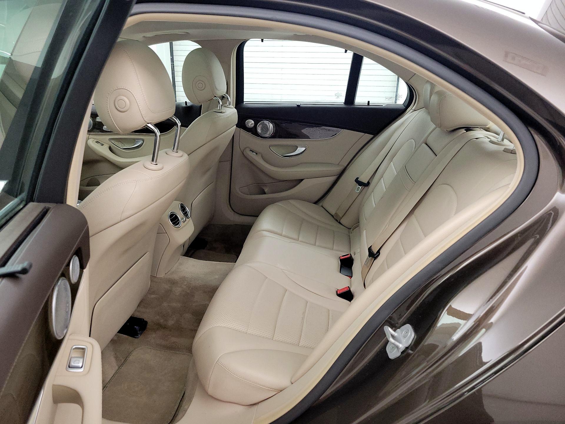 Thumbnail: 2015 Mercedes-Benz C-Class - 20