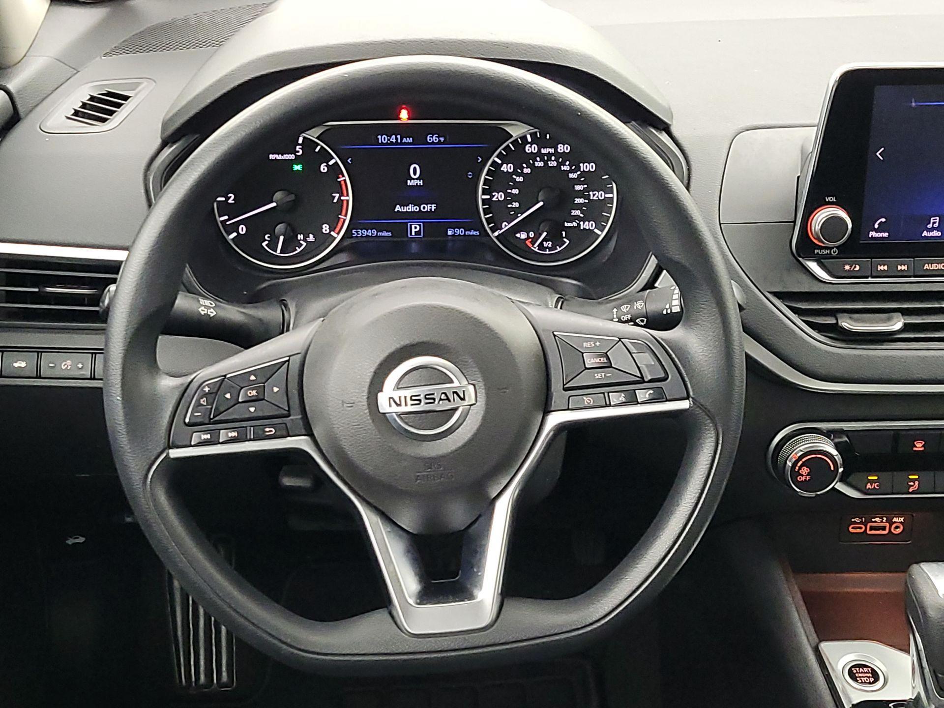Thumbnail: 2019 Nissan Altima - 10