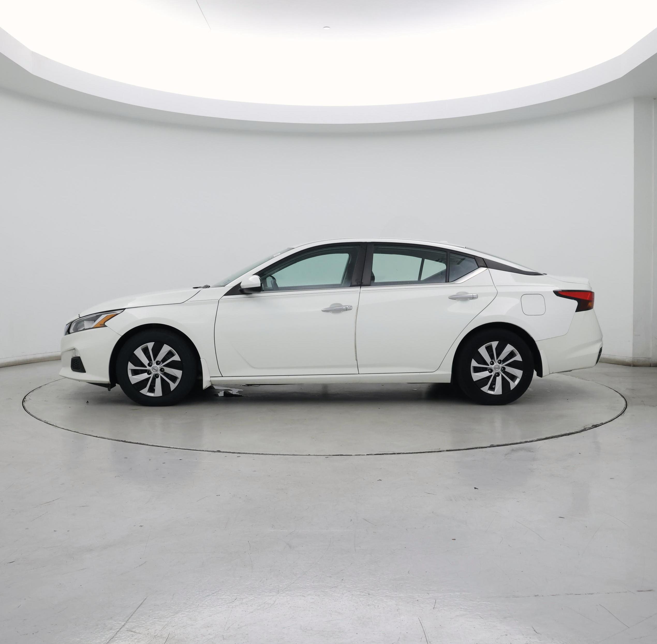 Thumbnail: 2019 Nissan Altima - 3
