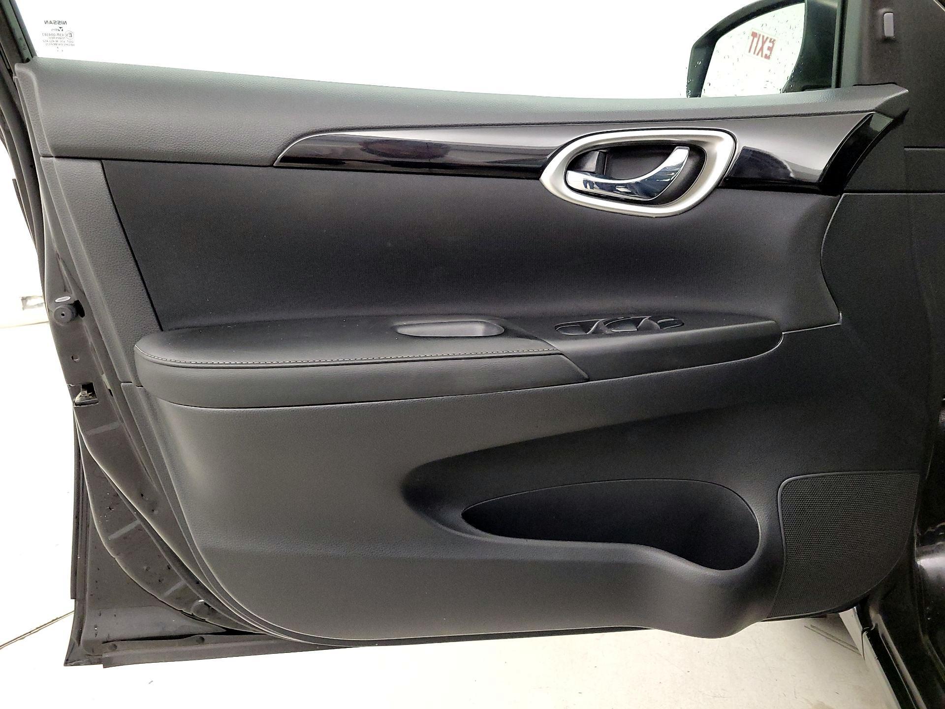 Thumbnail: 2019 Nissan Sentra - 12